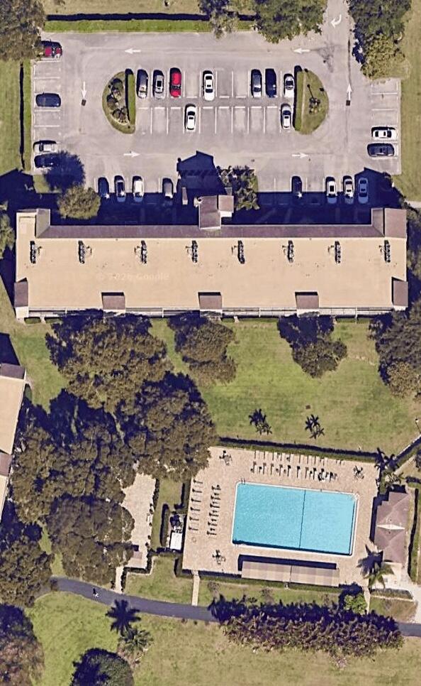 HUNTINGTON LAKES SEC THREE CONDOS - Residential Lease