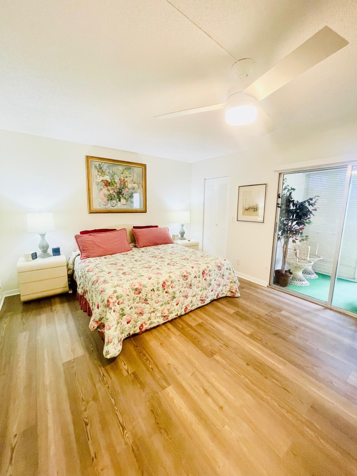 HUNTINGTON LAKES SEC THREE CONDOS - Residential Lease