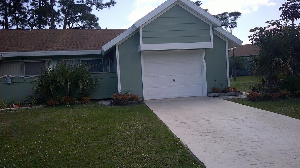 Photo of 1350 SE La Haven Court, Port Saint Lucie, FL 34952 (MLS # R10970043)