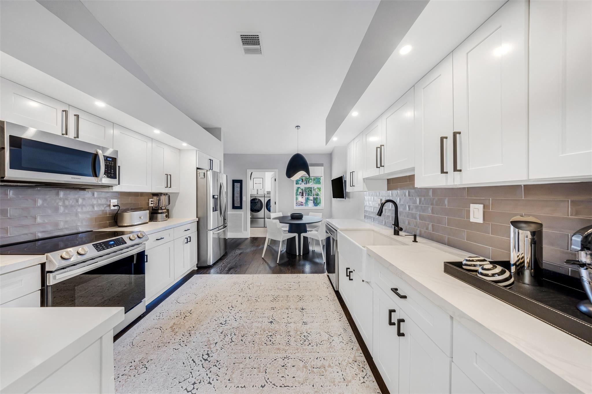 MISTY OAKS CONDOMINIUM - Residential