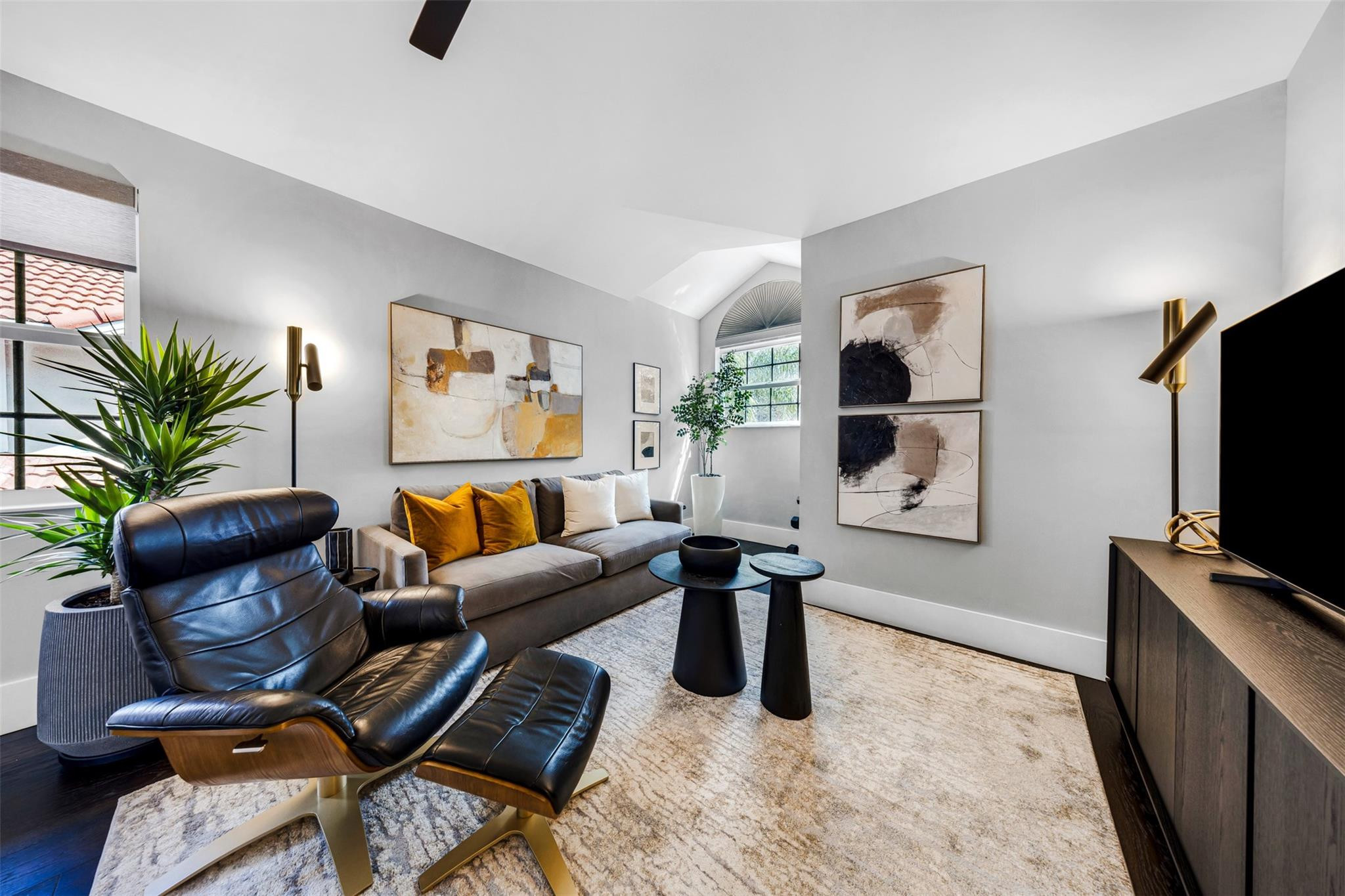 MISTY OAKS CONDOMINIUM - Residential