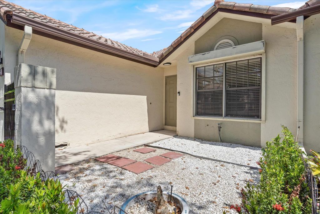 Photo of 441 Ashwood Place, Boca Raton, FL 33431 (MLS # R11098298)