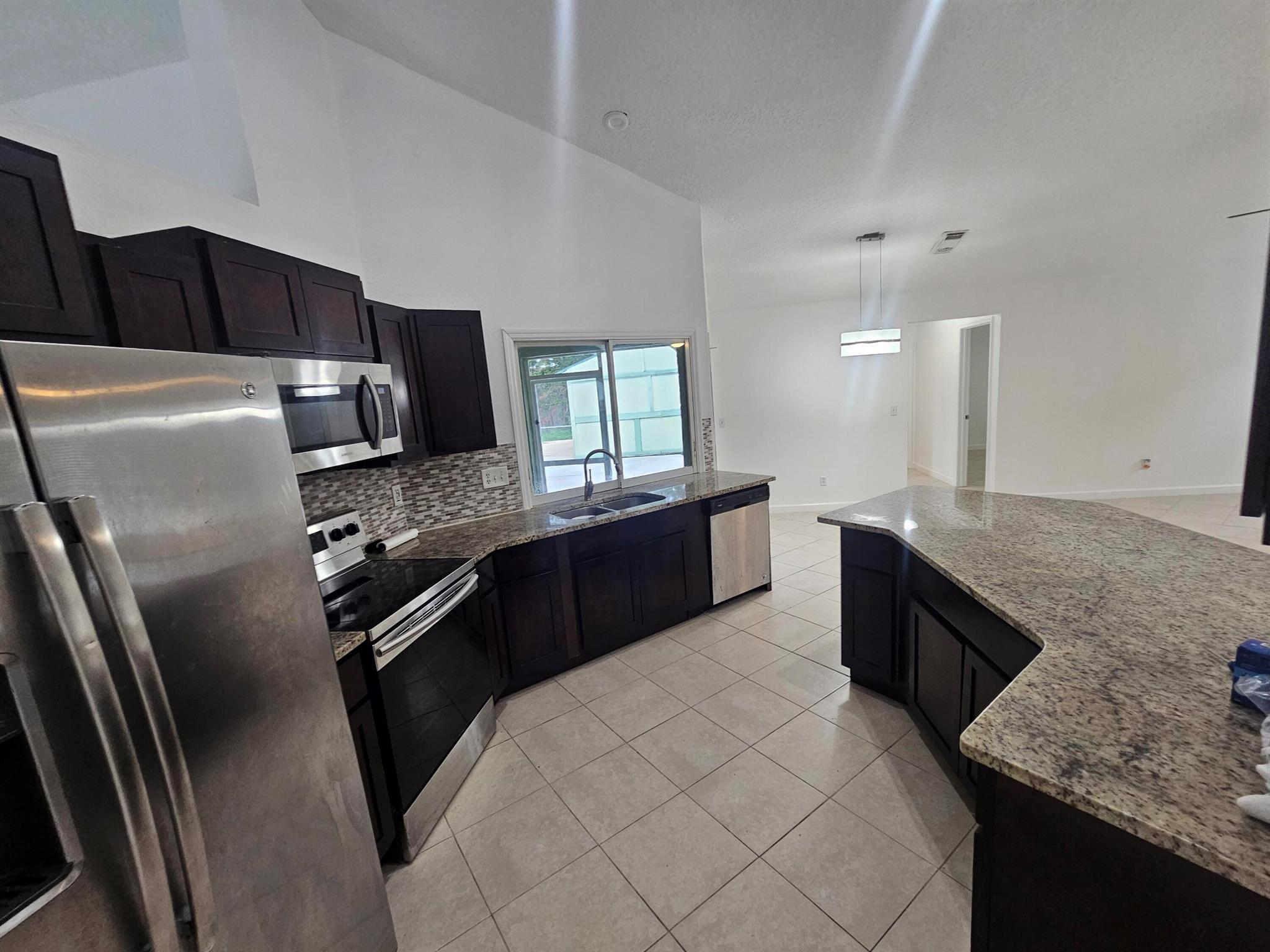 PORT ST LUCIE SECTION 39 - Residential Lease