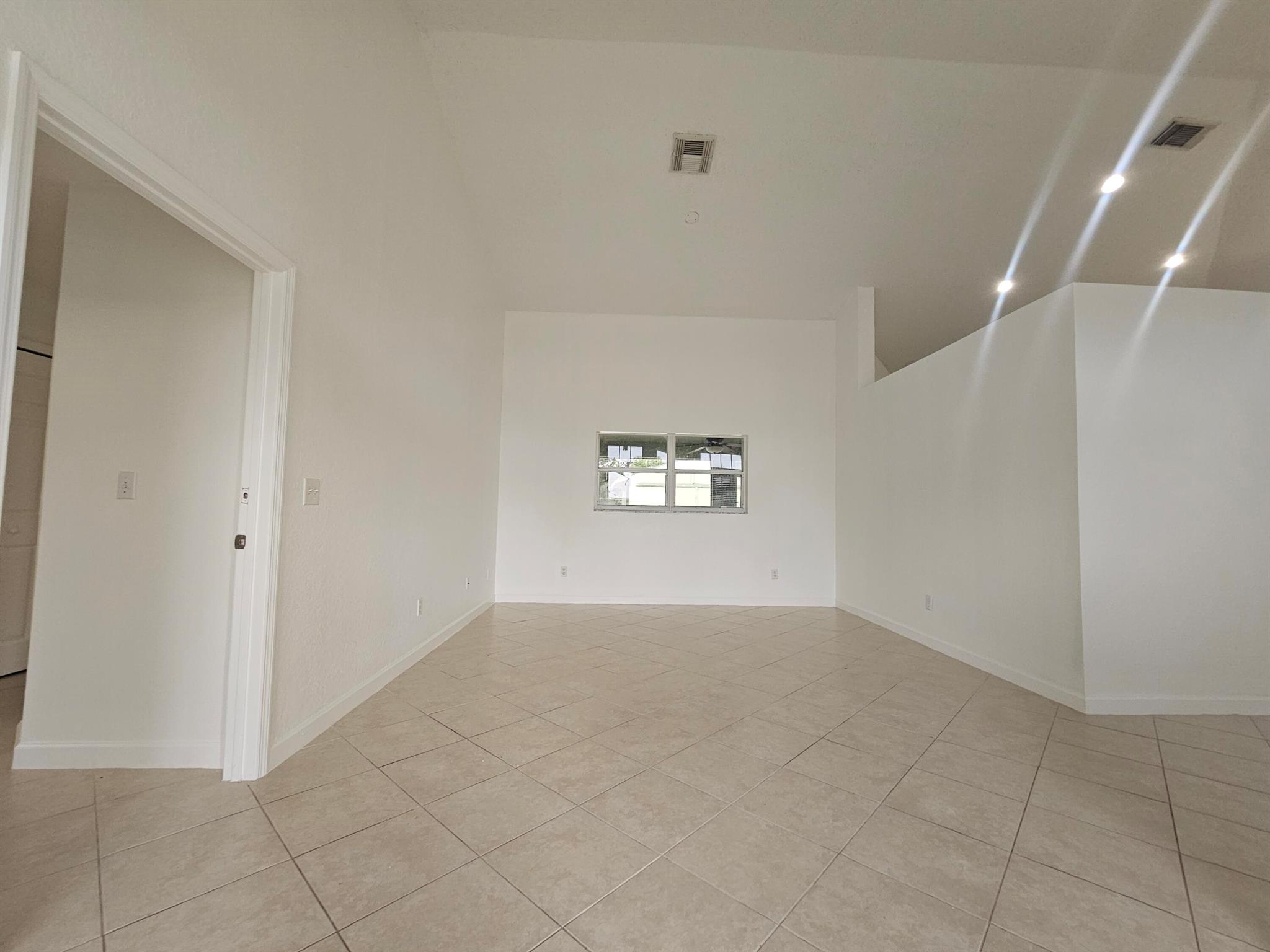 PORT ST LUCIE SECTION 39 - Residential Lease