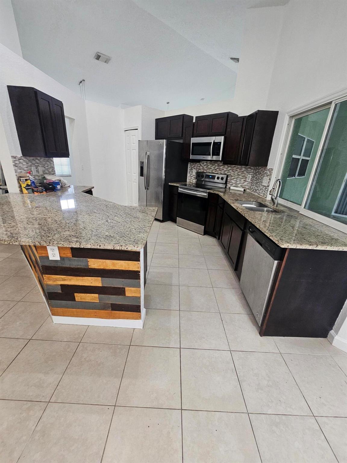 PORT ST LUCIE SECTION 39 - Residential Lease