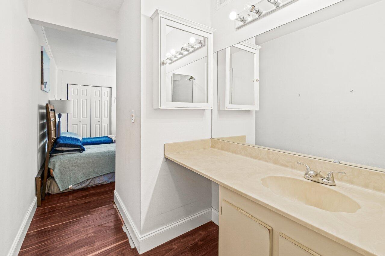 COURTYARDS AT BOCA I - Residential