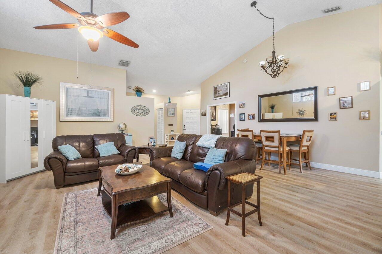 1804 Rosewood Way