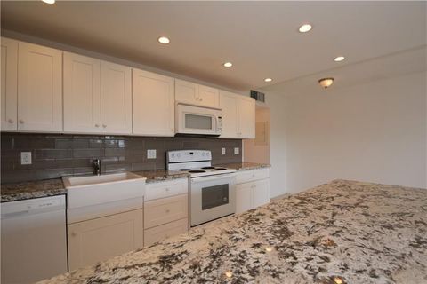 2801 Victoria Way J4 Coconut Creek FL 33066