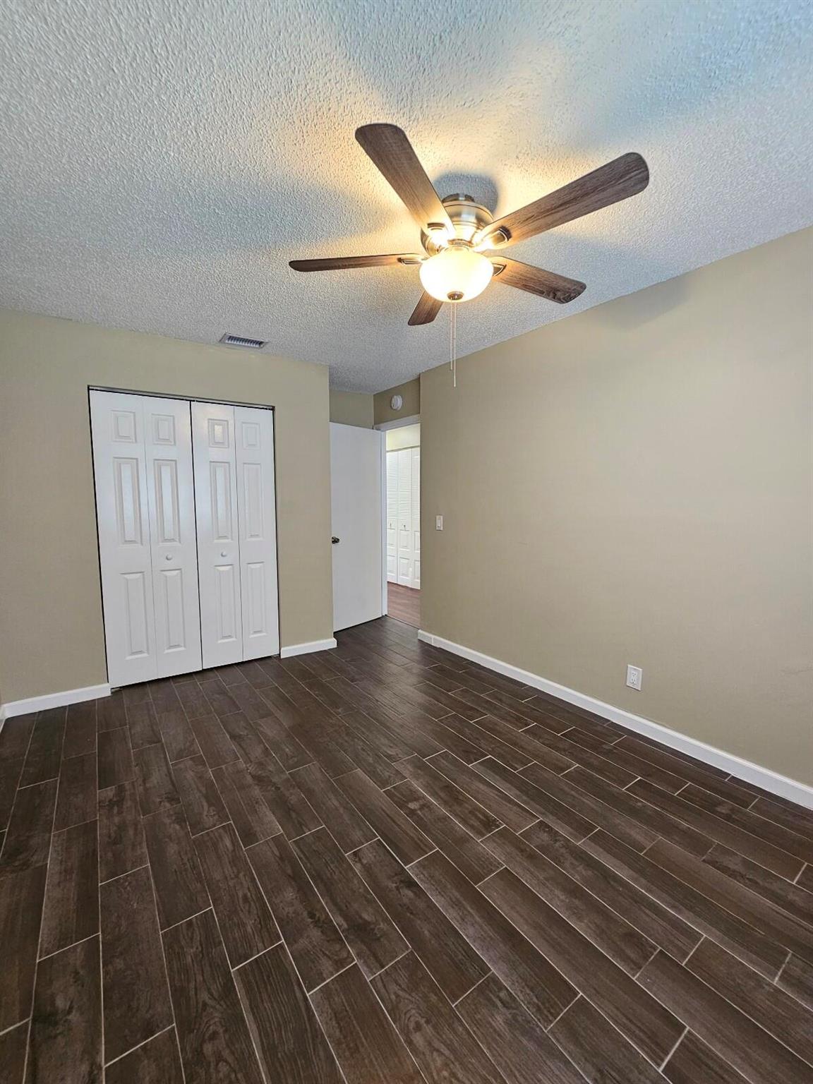 FOREST GLEN - Residential Lease