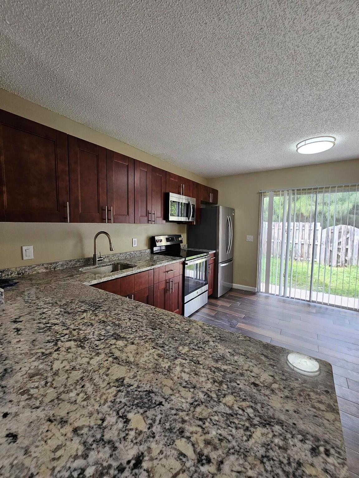 FOREST GLEN - Residential Lease