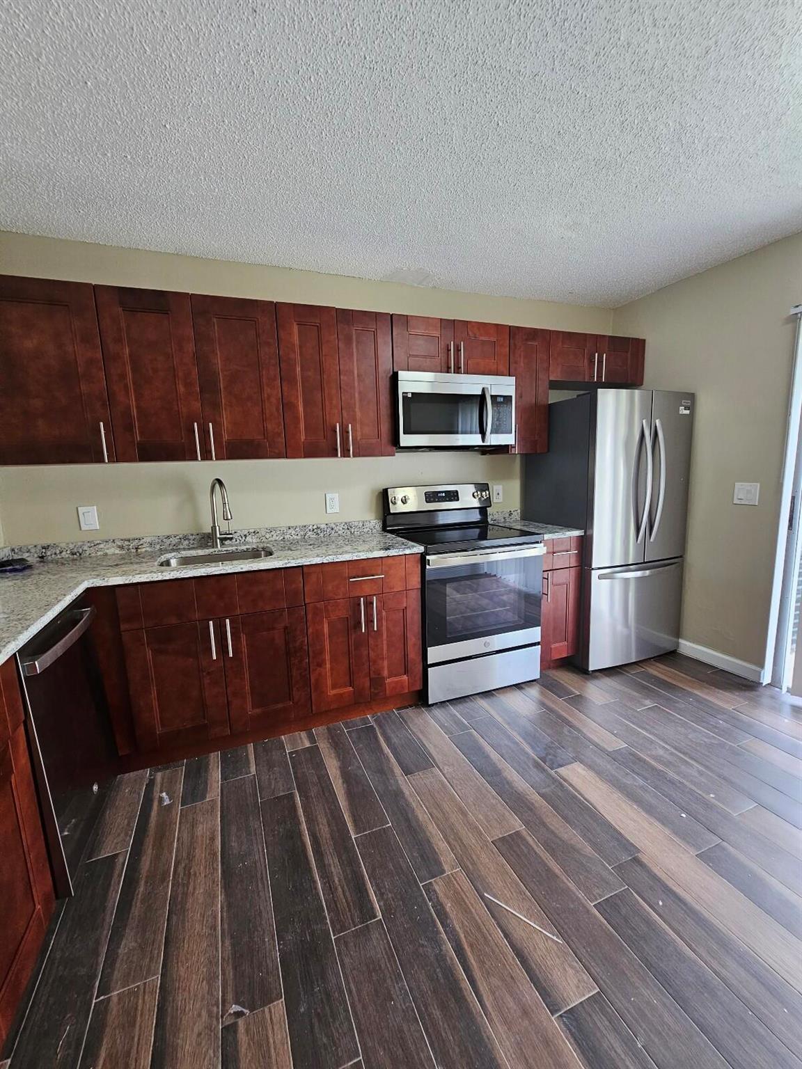 FOREST GLEN - Residential Lease