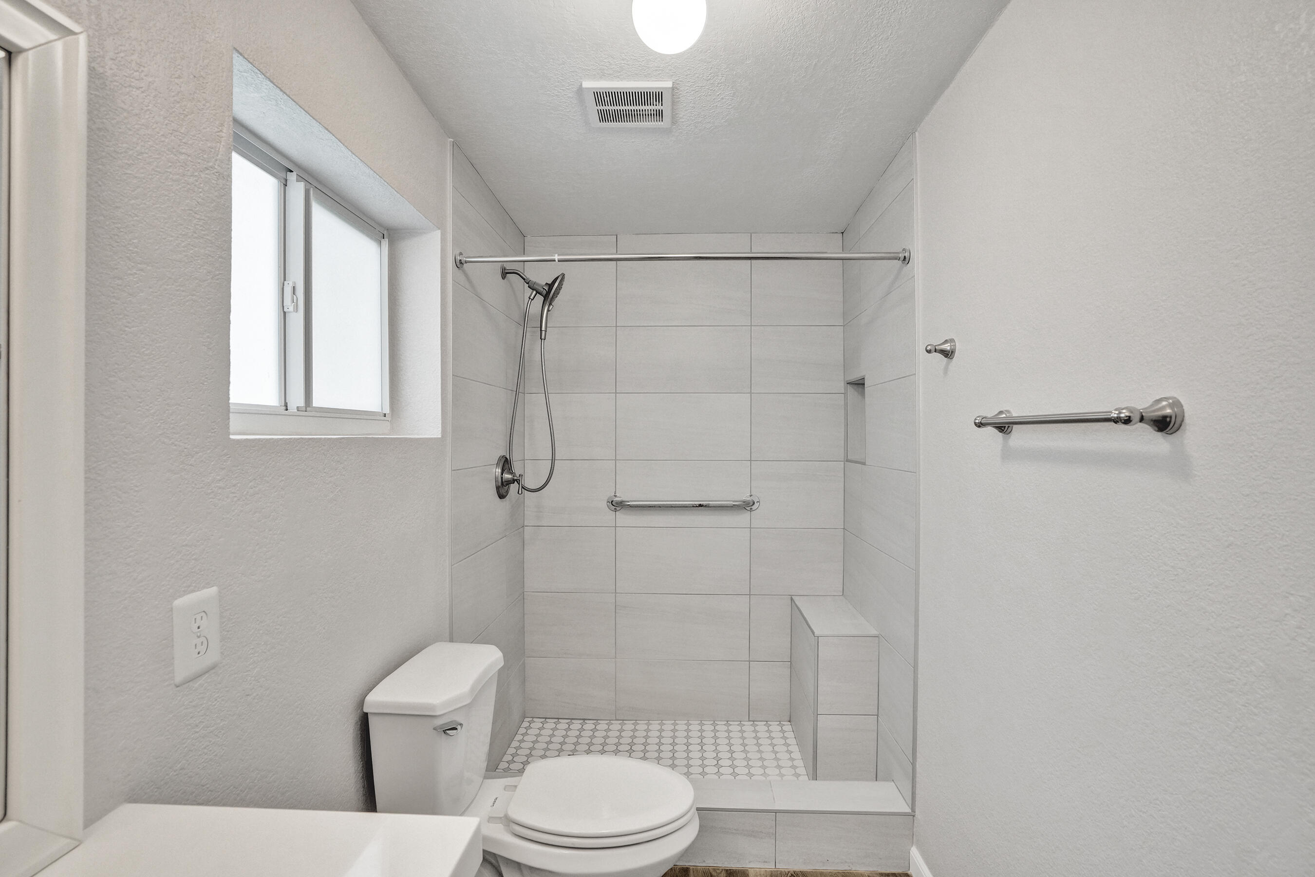 LAKE CECILE ESTS SEC 1 - Residential