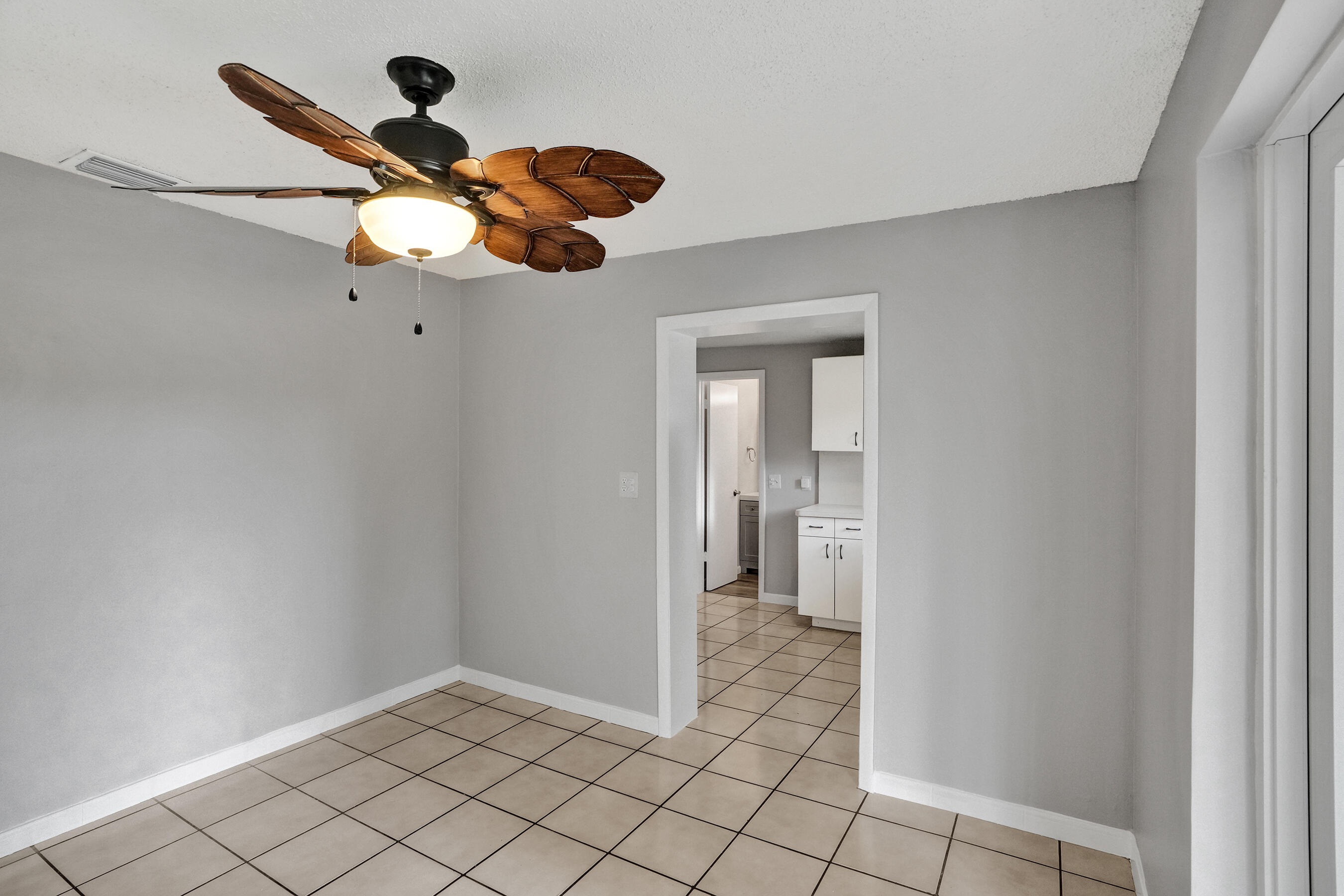 LAKE CECILE ESTS SEC 1 - Residential