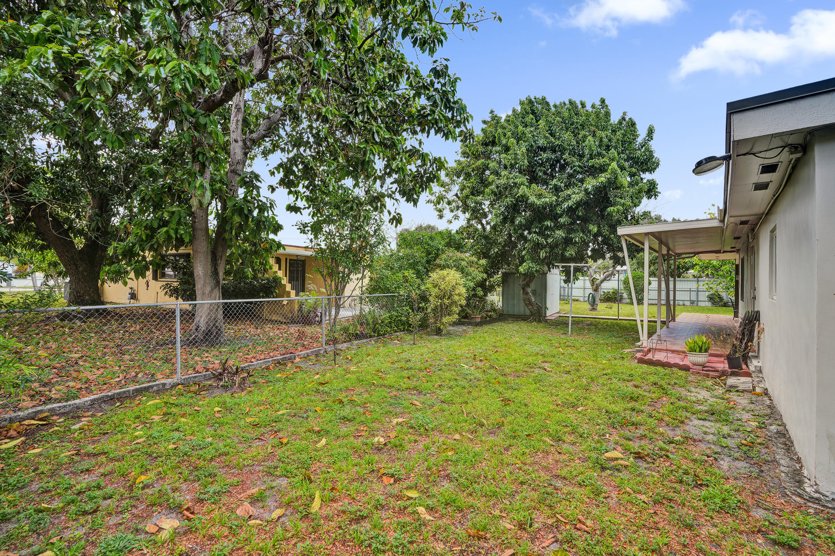 LAKE CECILE ESTS SEC 1 - Residential