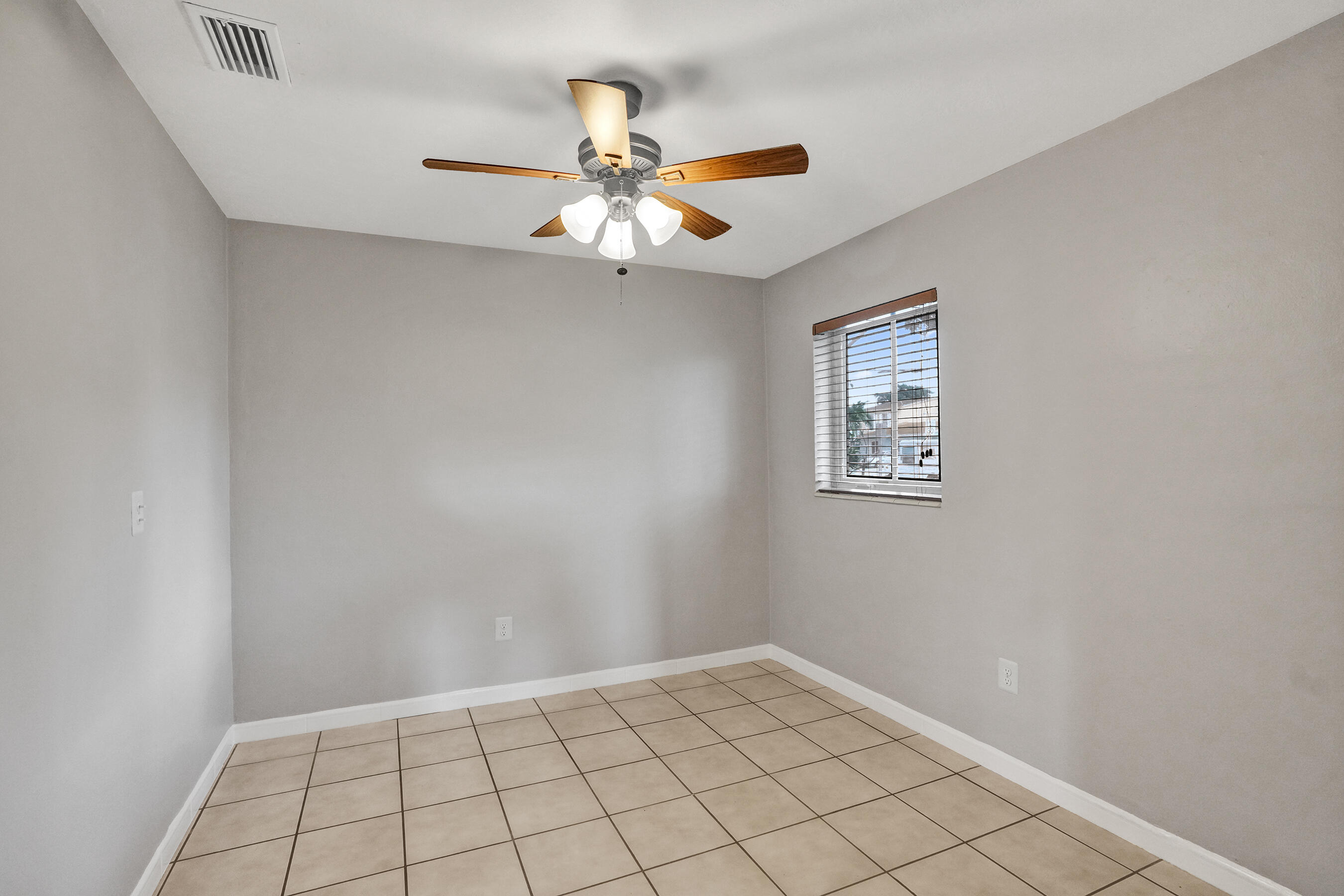 LAKE CECILE ESTS SEC 1 - Residential