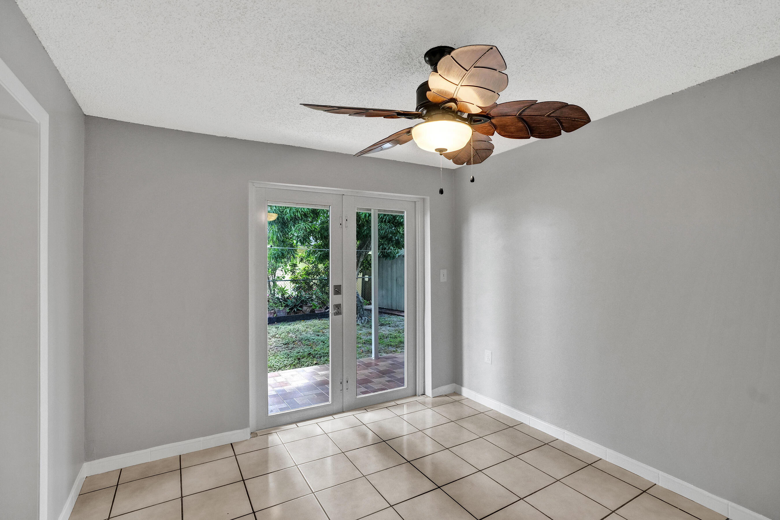 LAKE CECILE ESTS SEC 1 - Residential