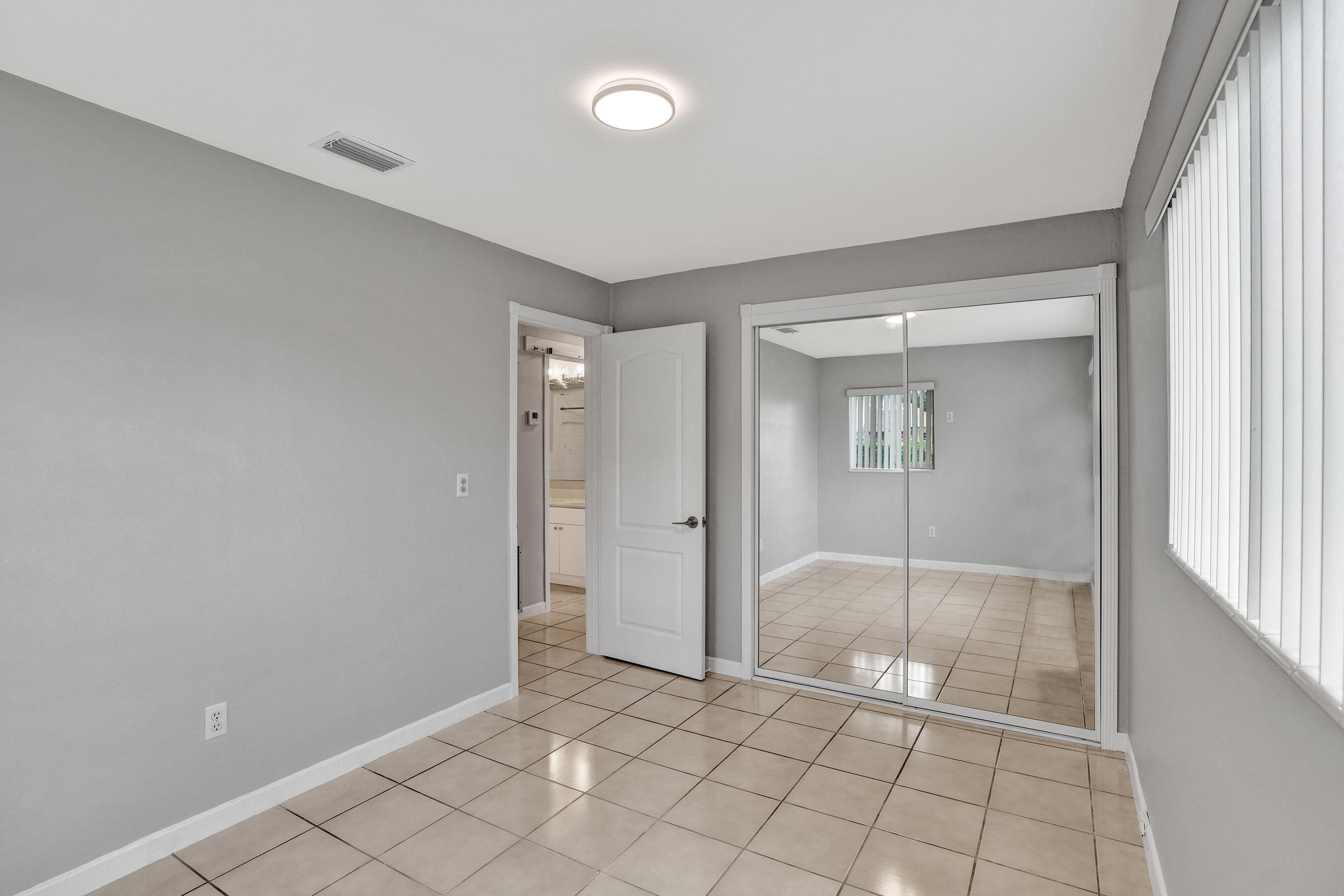 LAKE CECILE ESTS SEC 1 - Residential