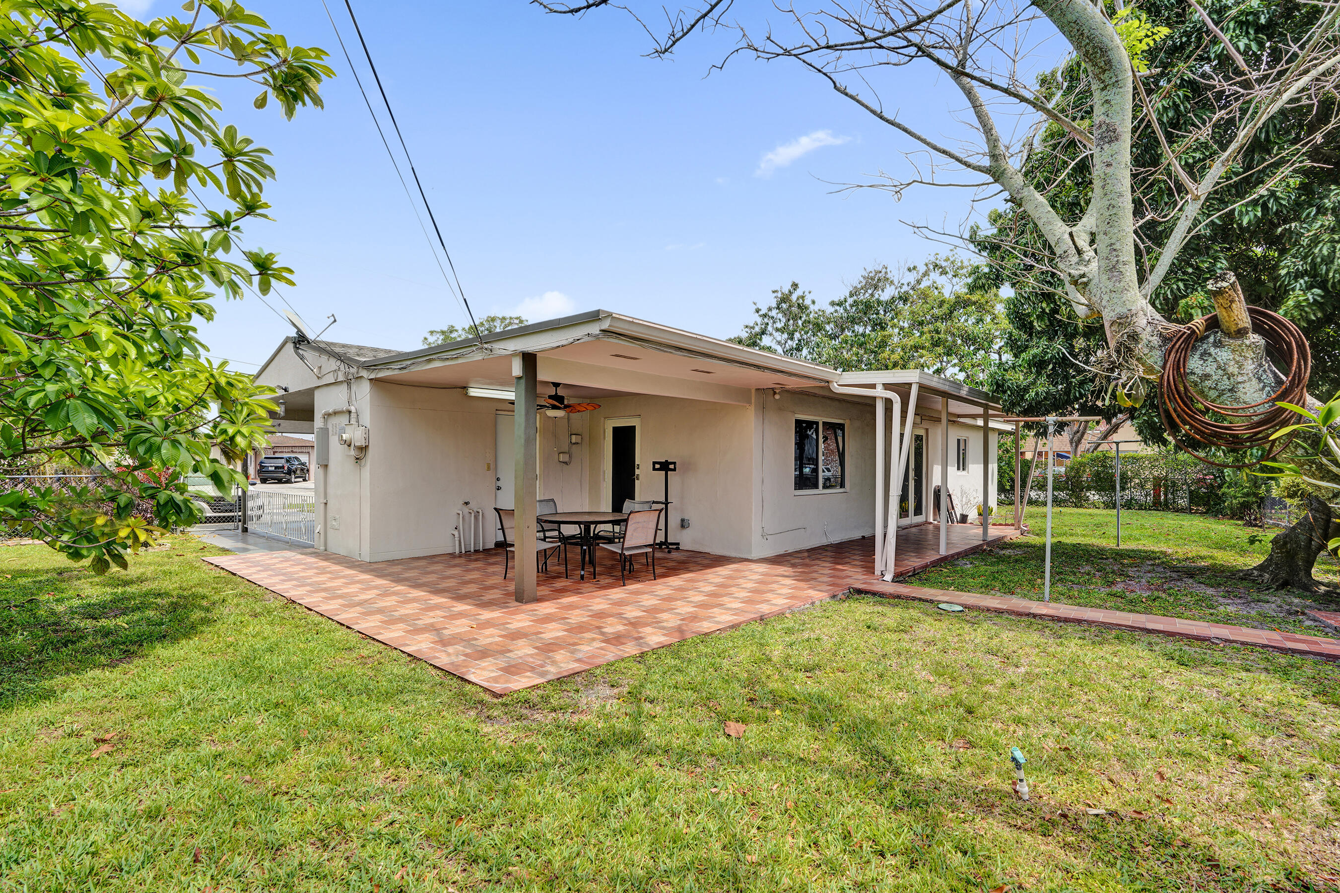 LAKE CECILE ESTS SEC 1 - Residential