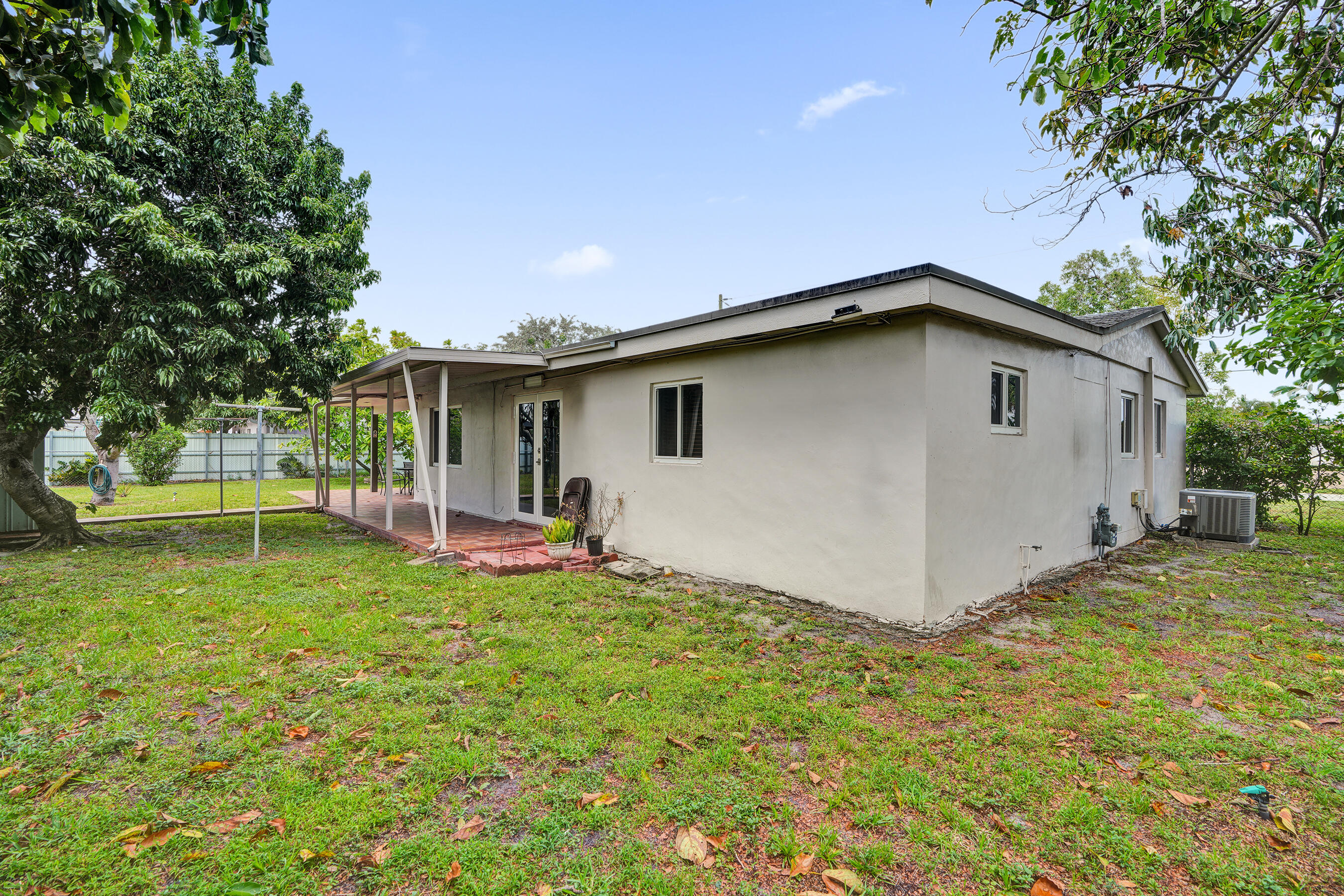 LAKE CECILE ESTS SEC 1 - Residential