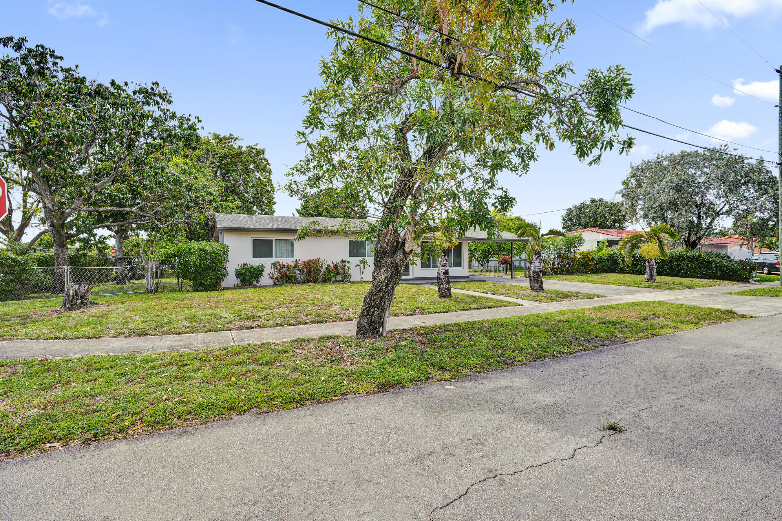 LAKE CECILE ESTS SEC 1 - Residential
