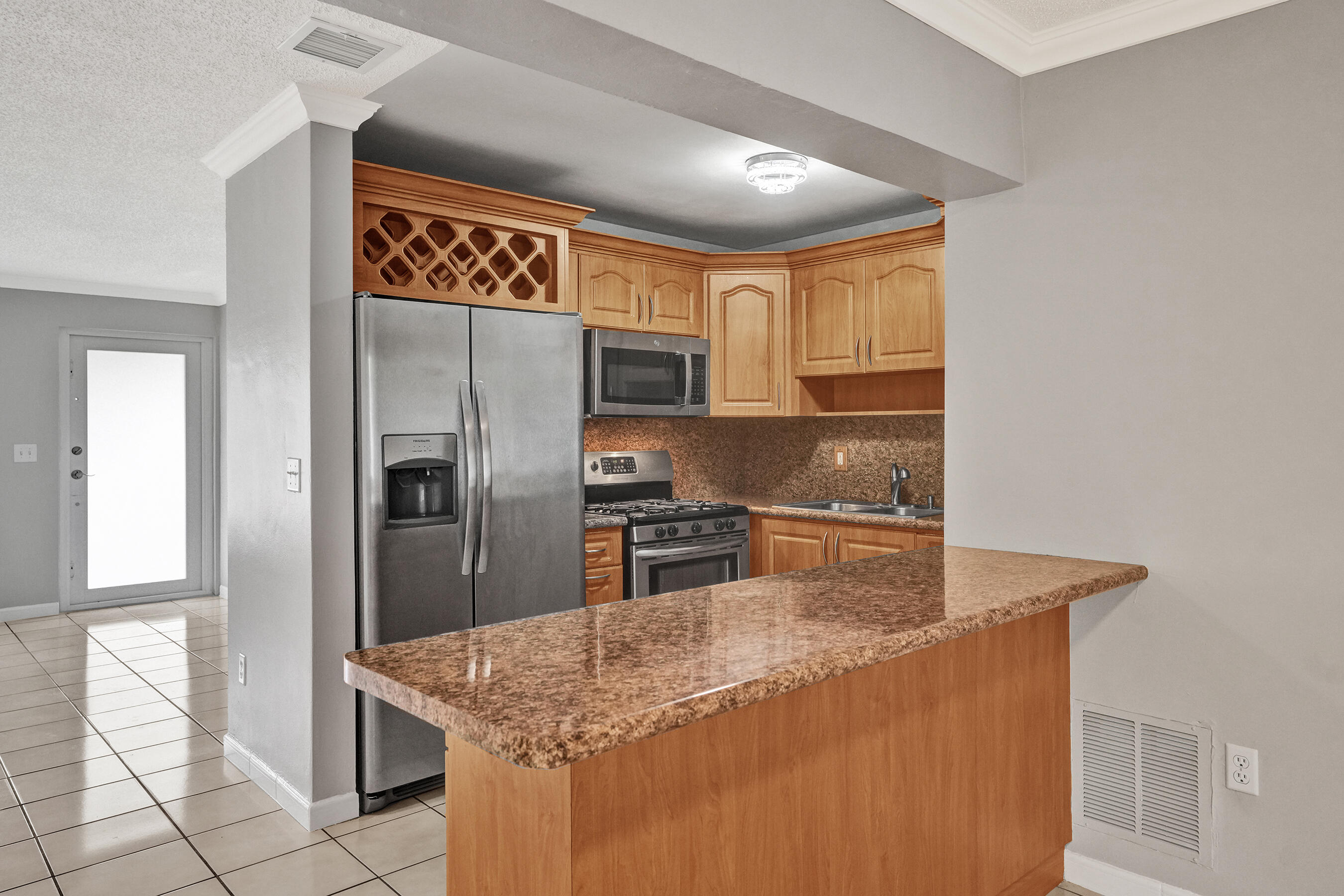 LAKE CECILE ESTS SEC 1 - Residential