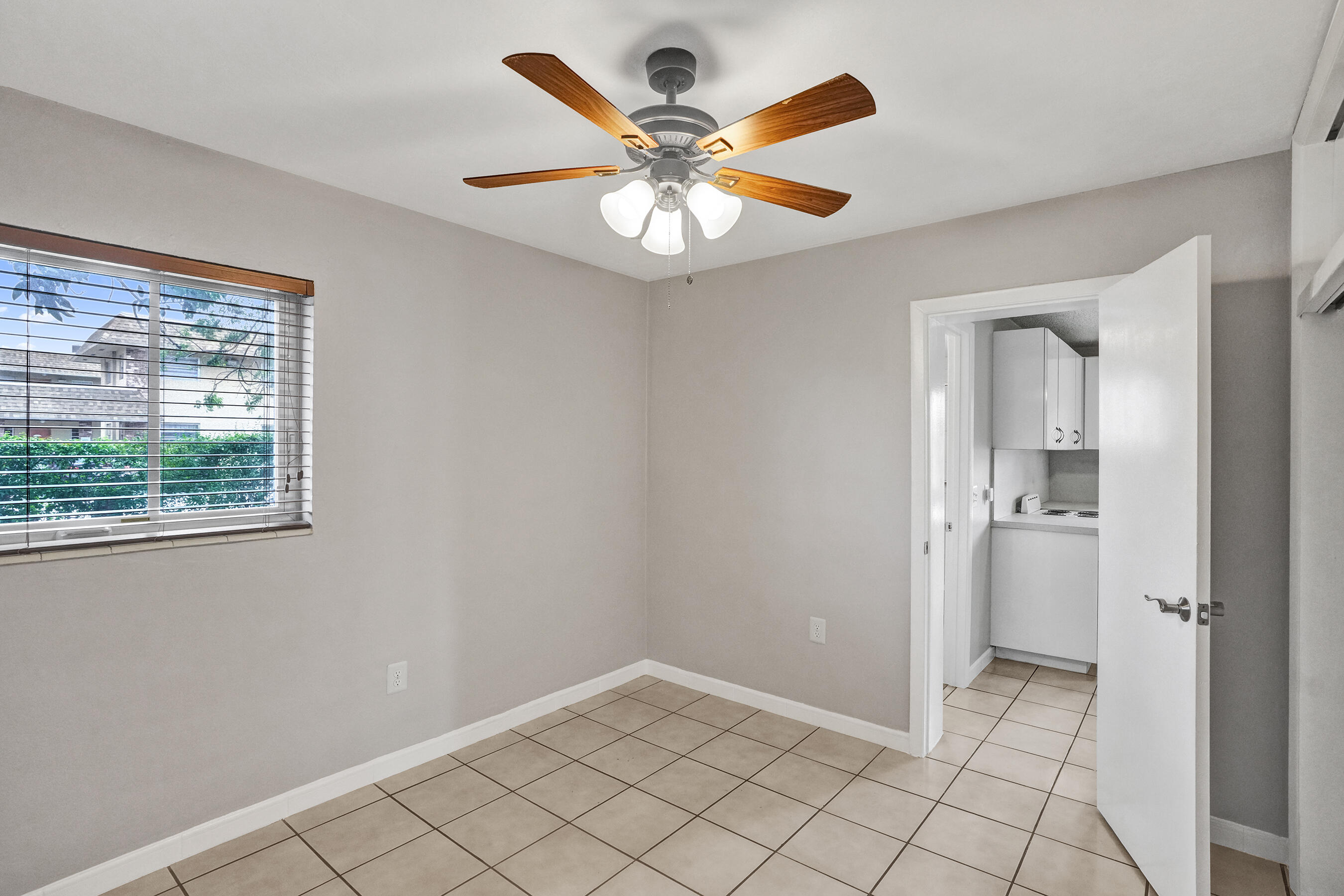 LAKE CECILE ESTS SEC 1 - Residential