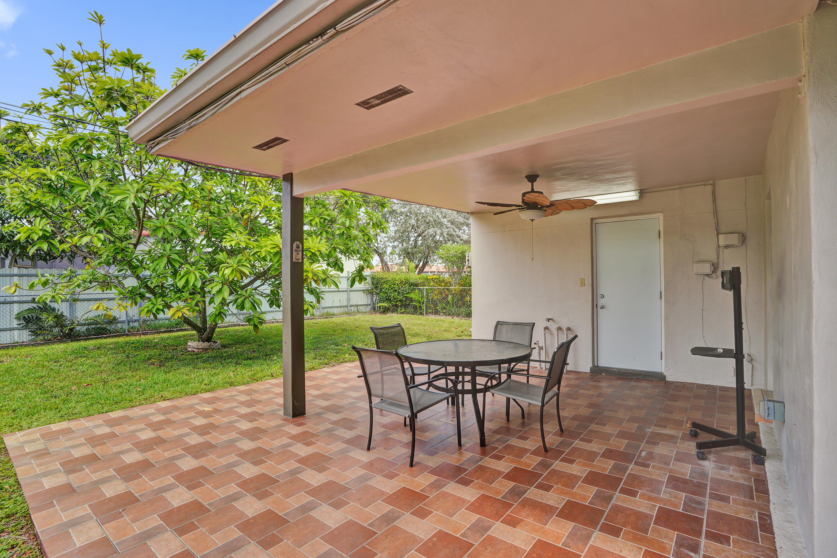 LAKE CECILE ESTS SEC 1 - Residential