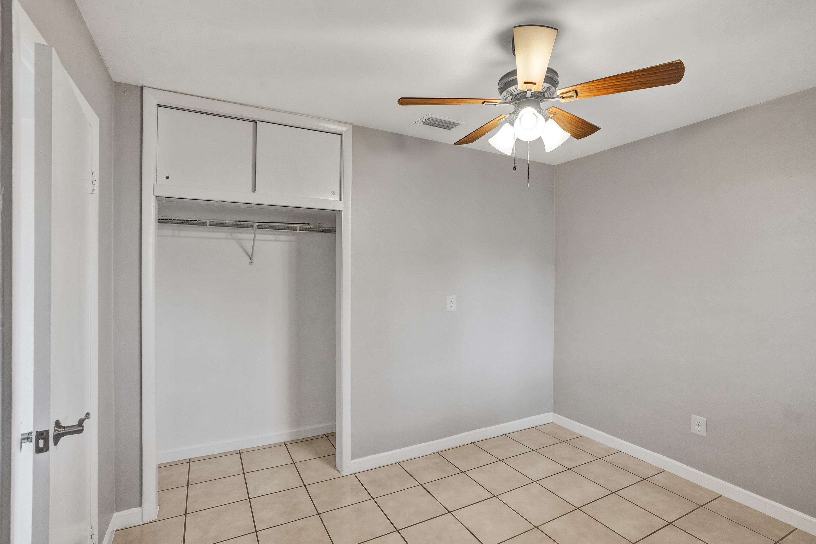 LAKE CECILE ESTS SEC 1 - Residential