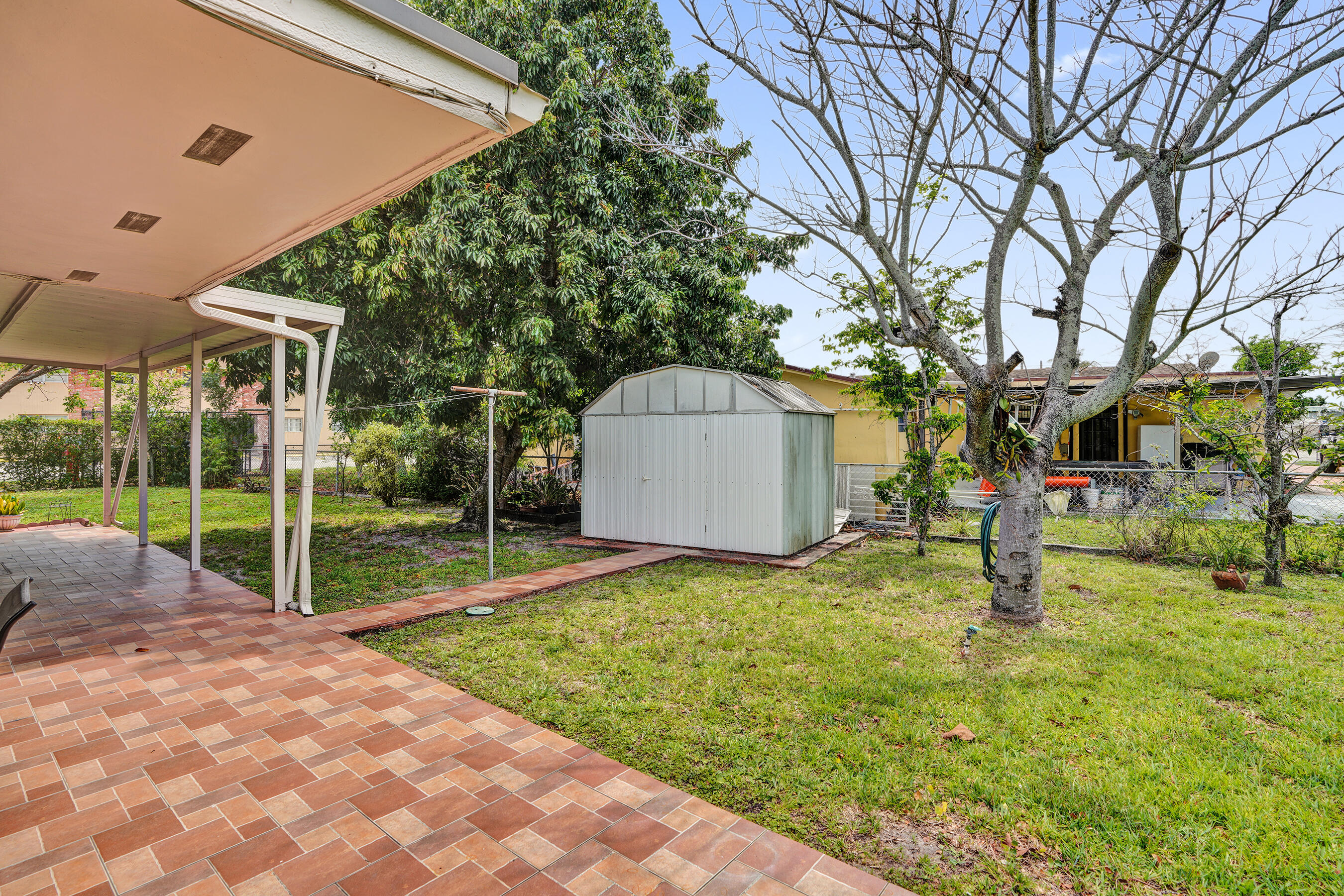 LAKE CECILE ESTS SEC 1 - Residential