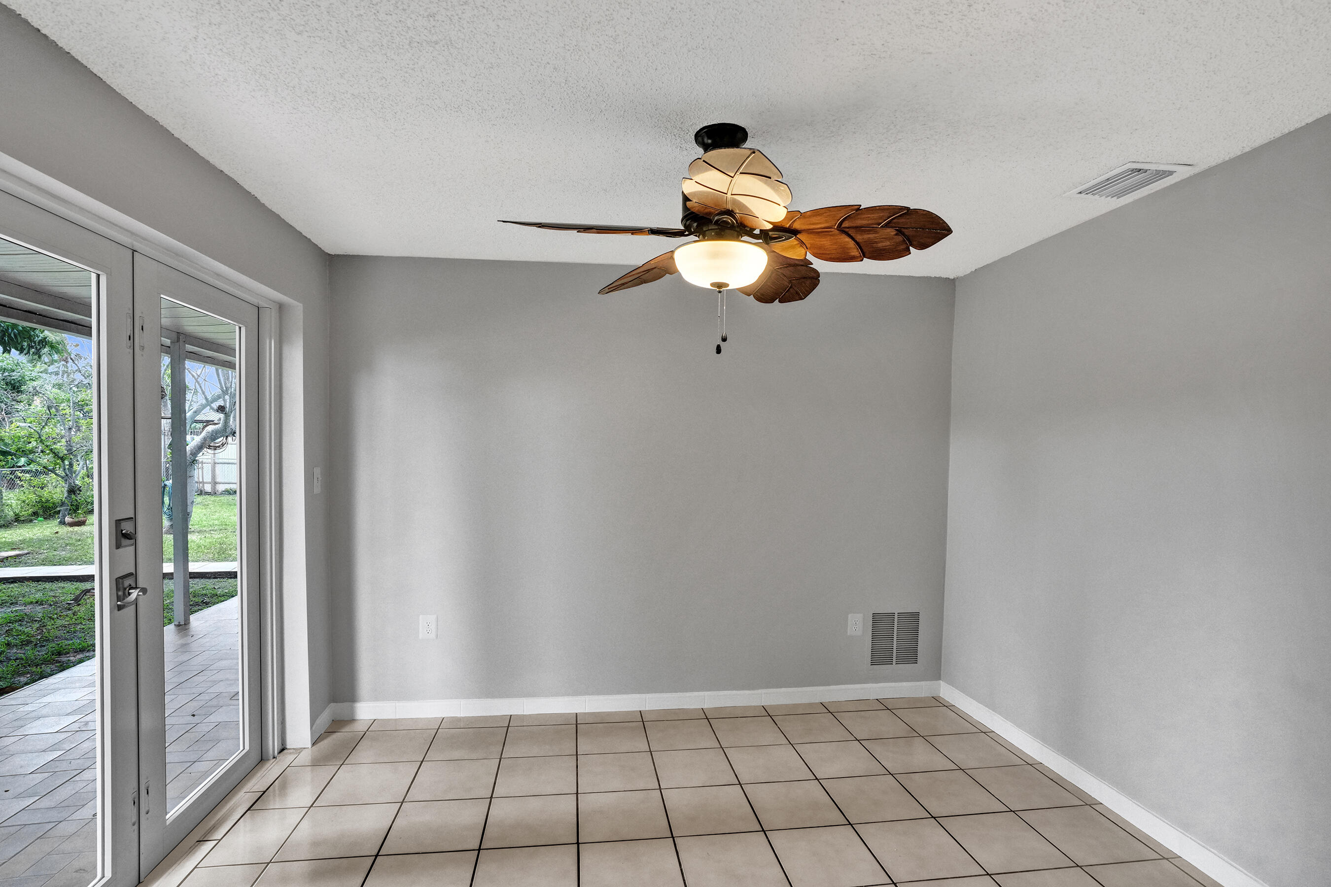 LAKE CECILE ESTS SEC 1 - Residential