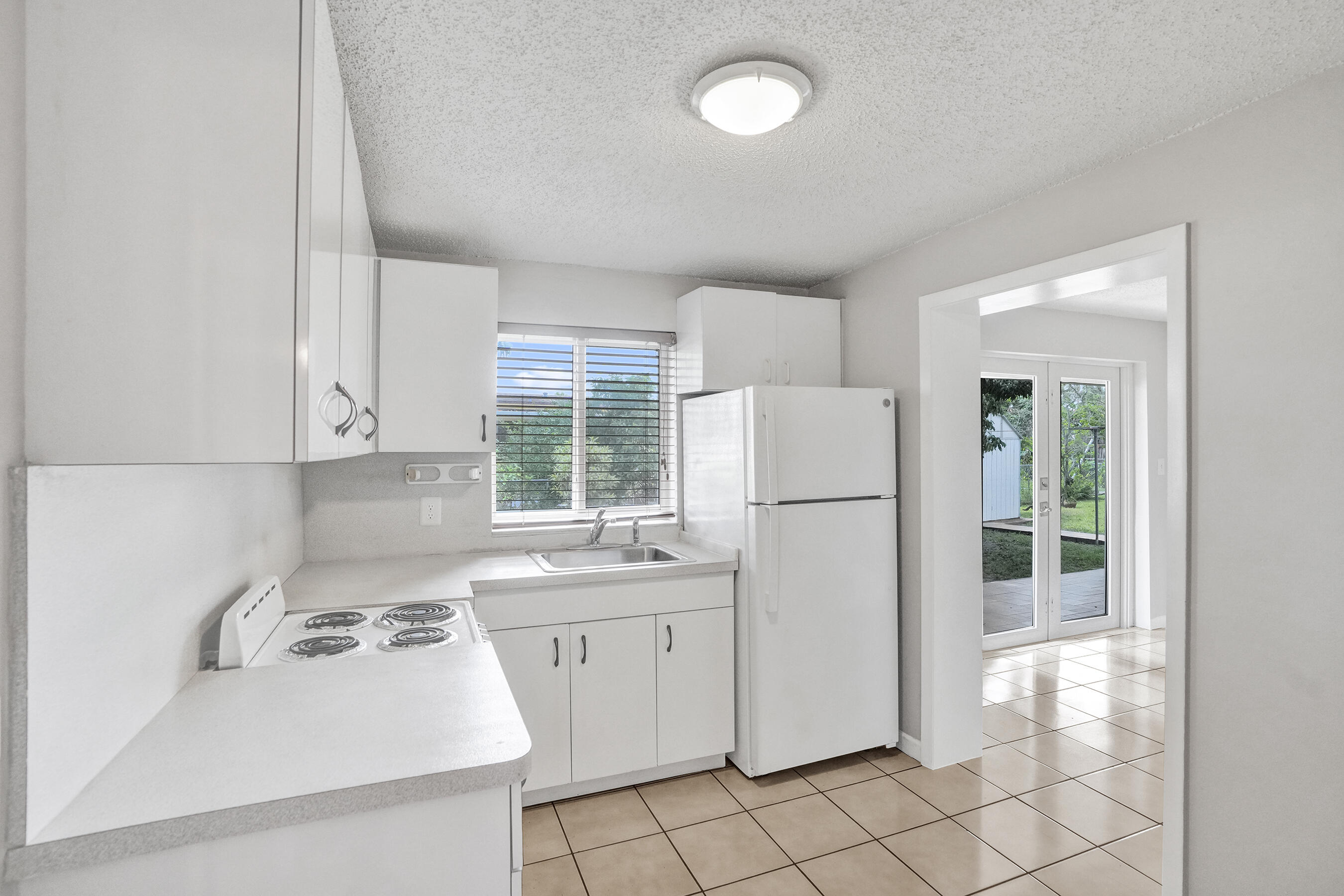 LAKE CECILE ESTS SEC 1 - Residential