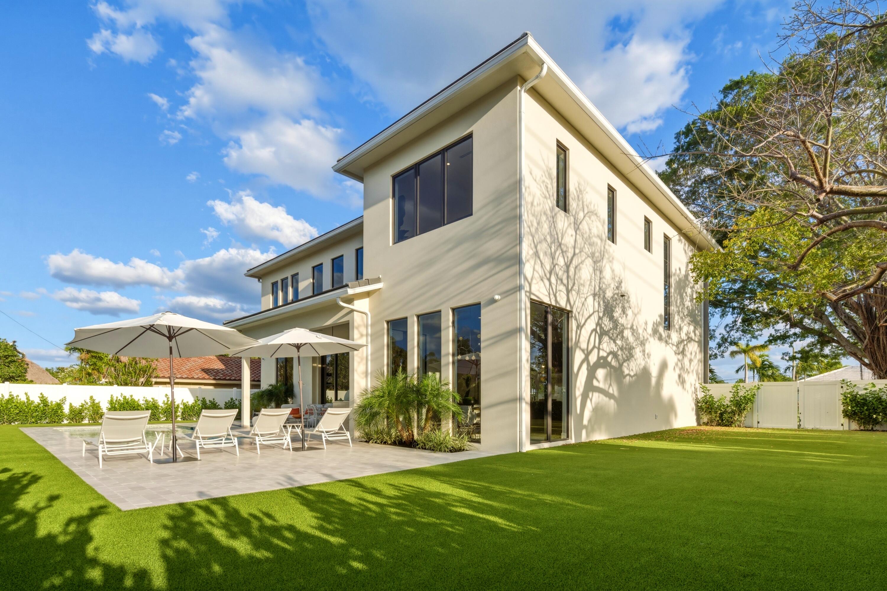 LAKE FLORESTA PARK - Residential