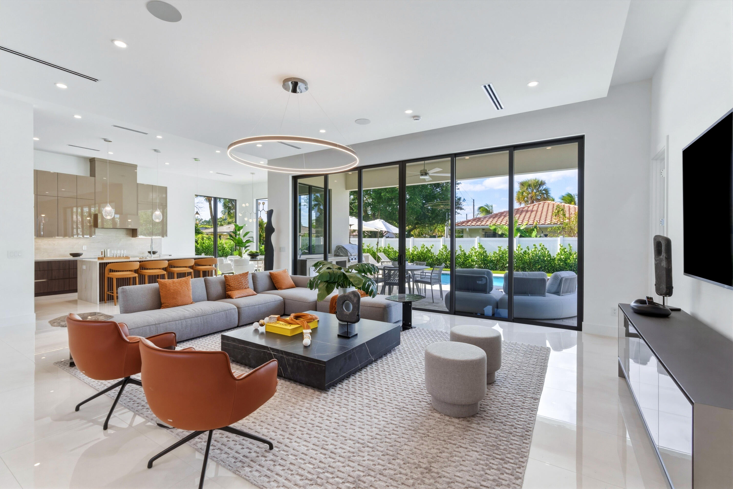 LAKE FLORESTA PARK - Residential