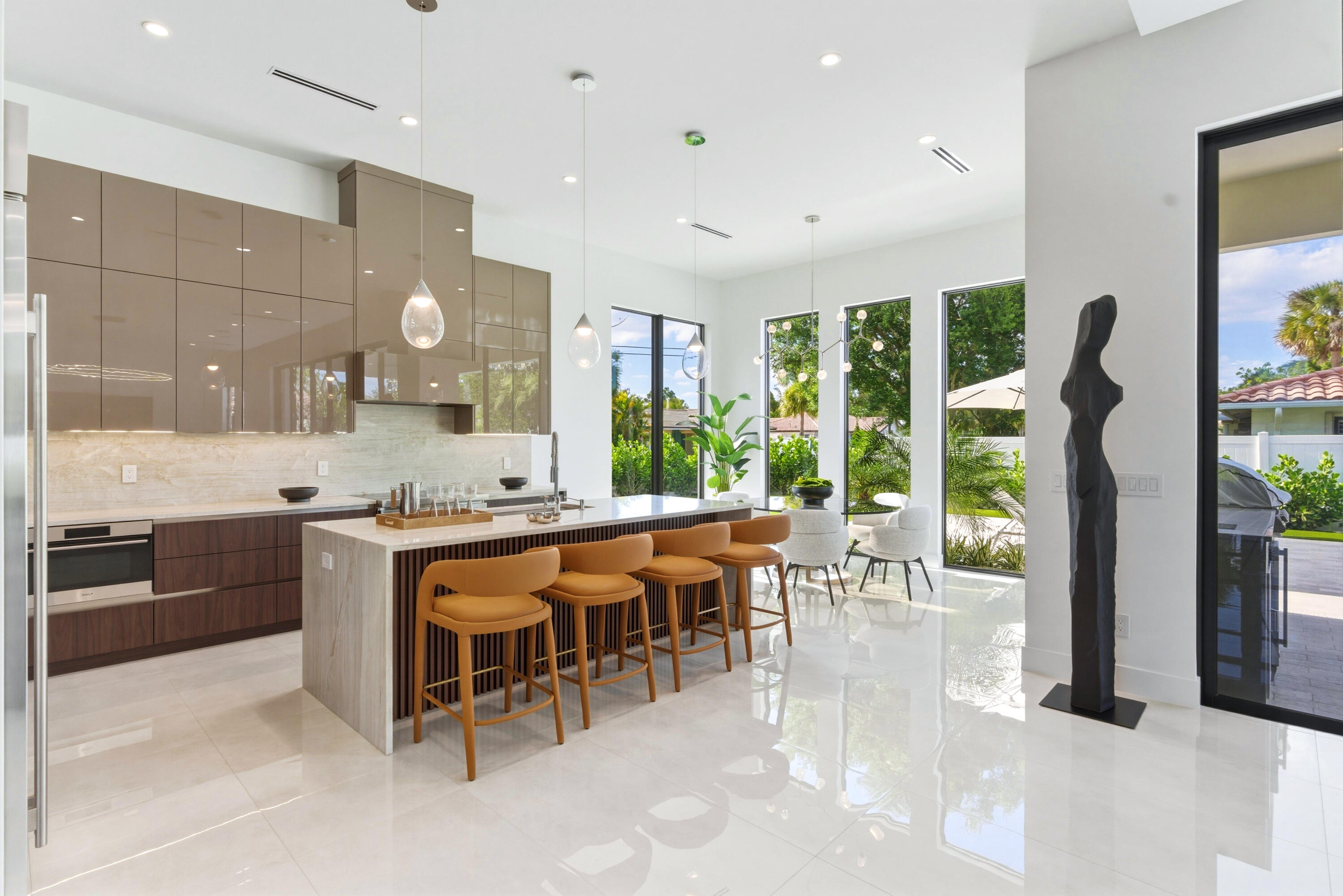 LAKE FLORESTA PARK - Residential