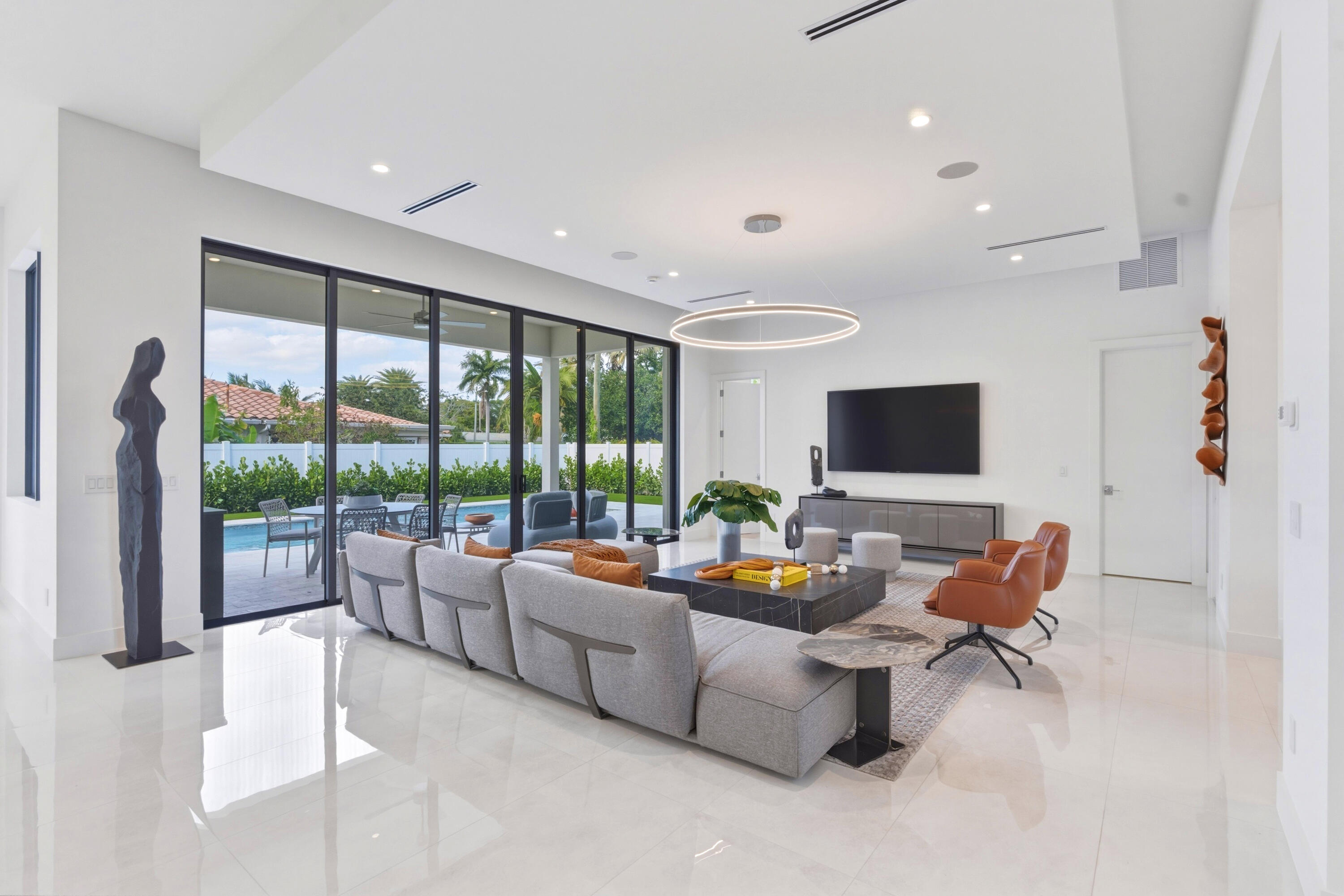 LAKE FLORESTA PARK - Residential