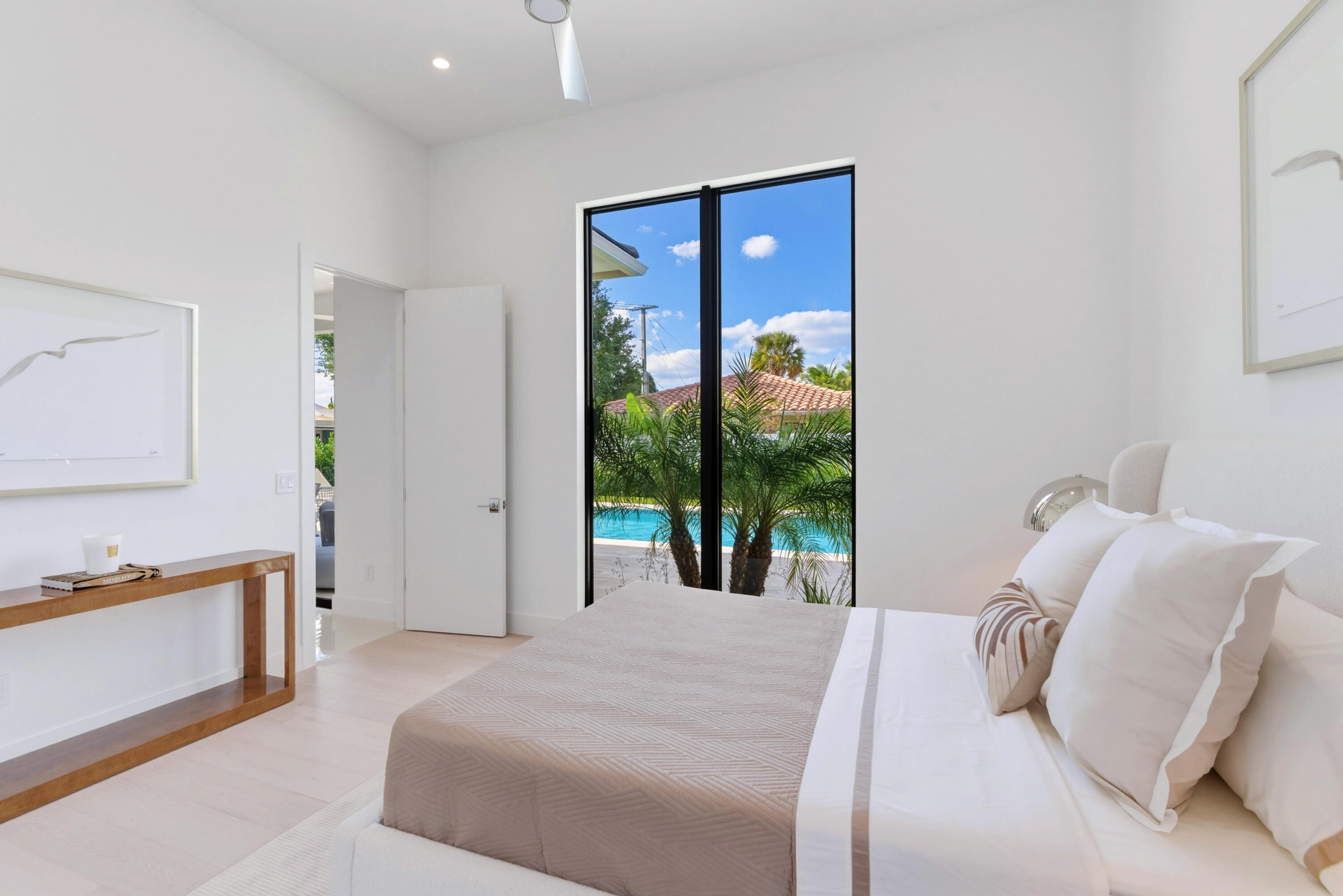 LAKE FLORESTA PARK - Residential