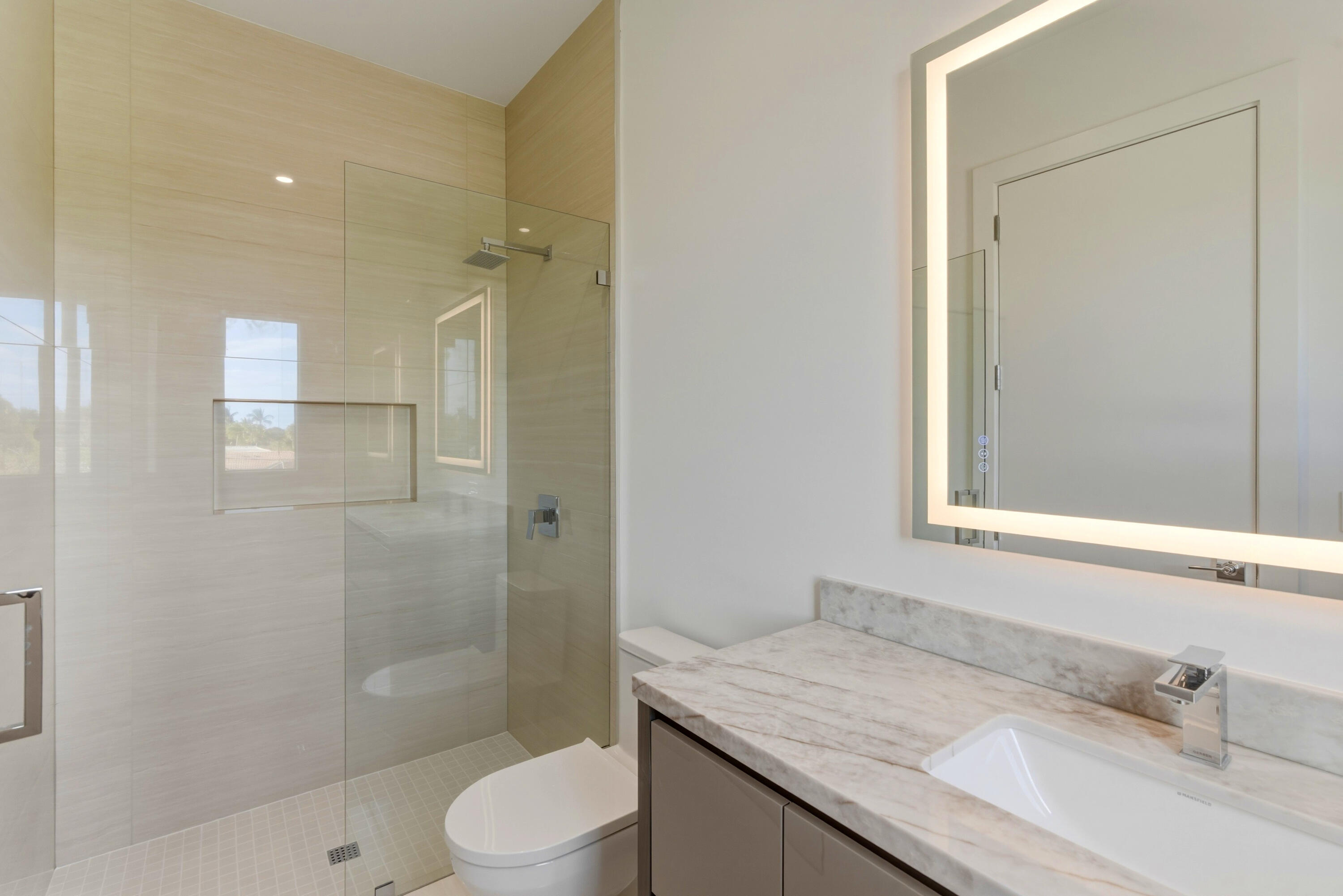 LAKE FLORESTA PARK - Residential