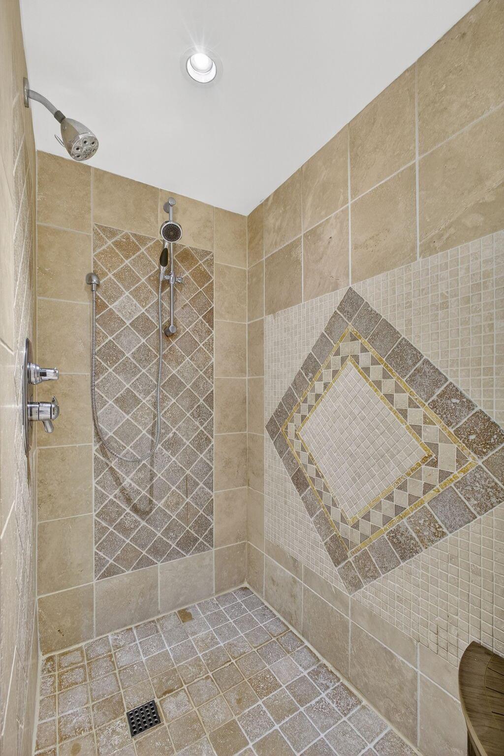 DOTTOR CONDO - Residential