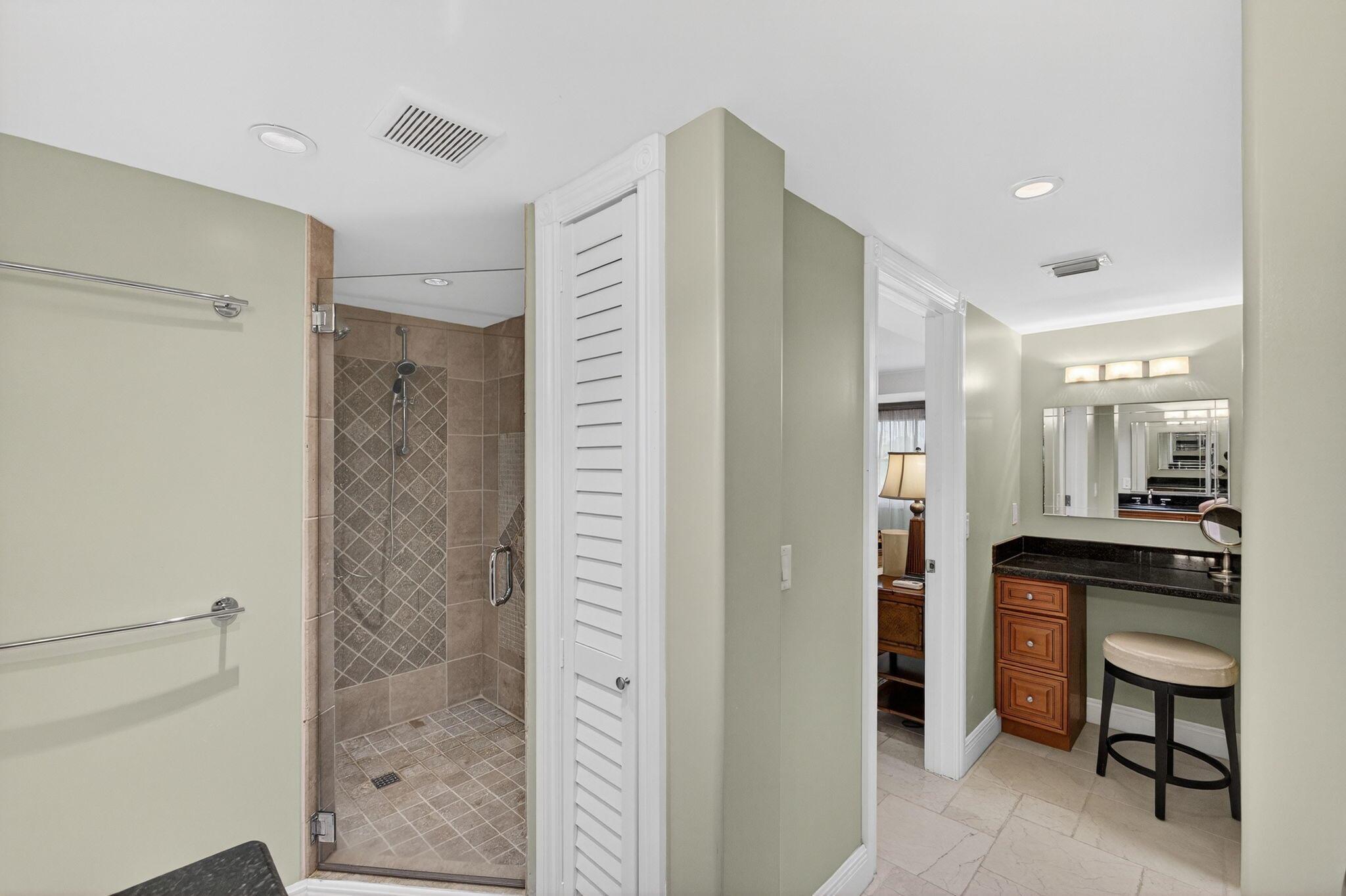 DOTTOR CONDO - Residential