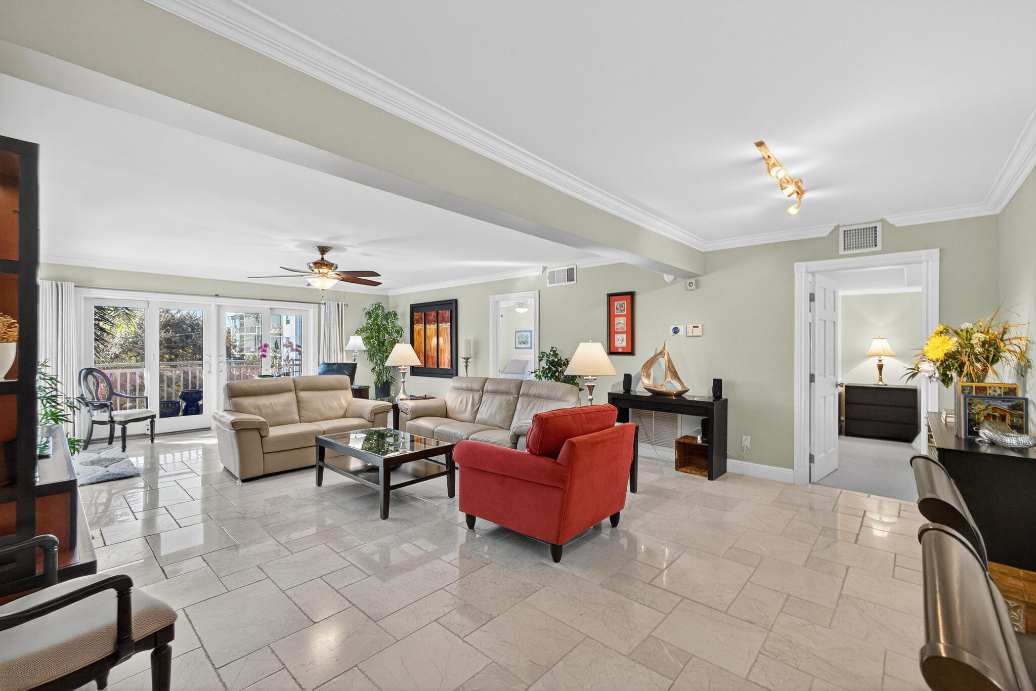 DOTTOR CONDO - Residential