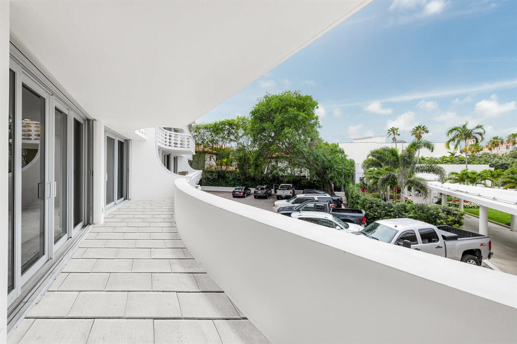 SUN AND SURF ONE HUNDRED - Residential