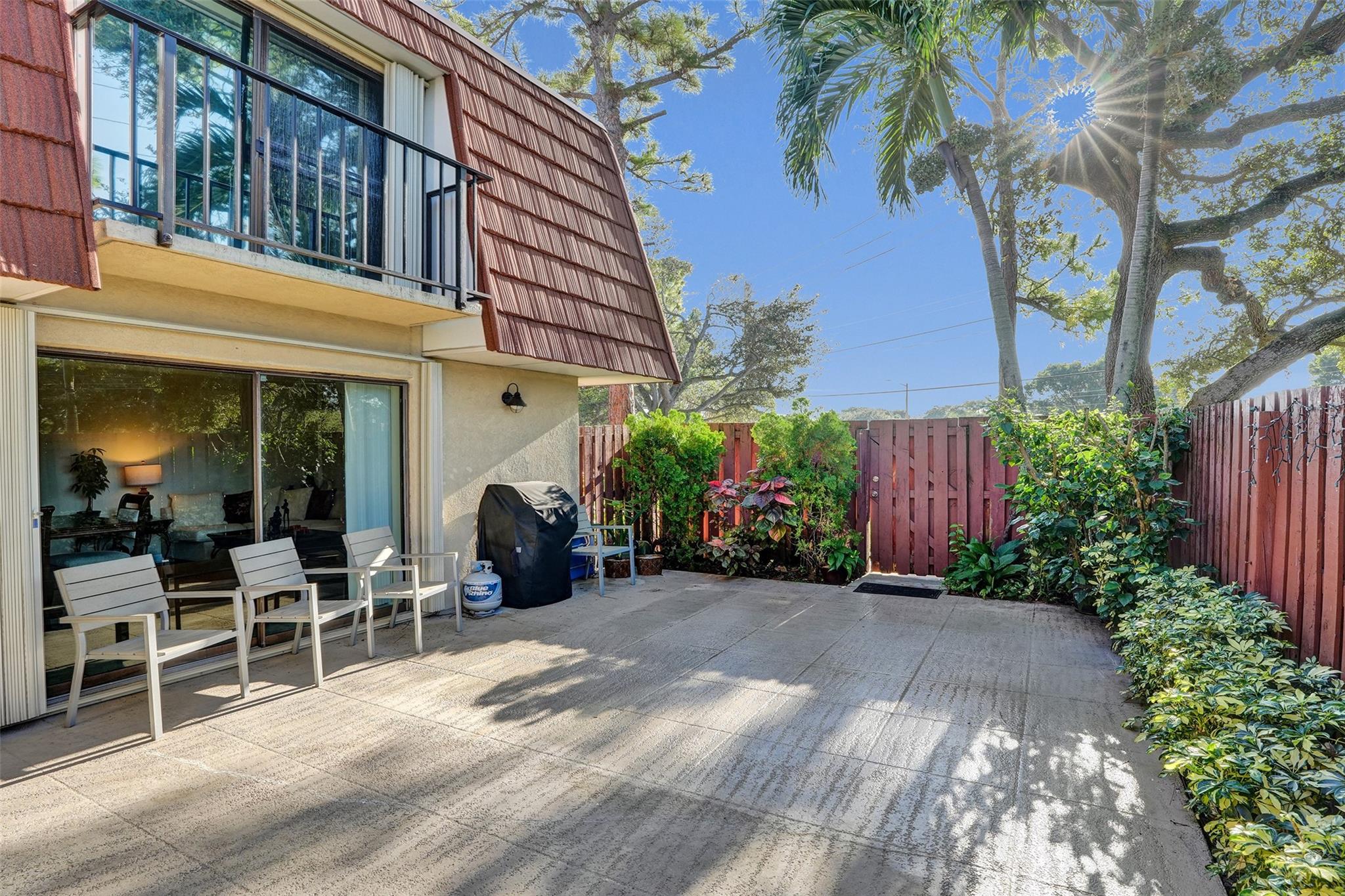 LAKESIDE - Residential