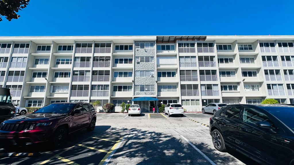 Photo of 330 SE 2nd Street #202g, Hallandale Beach, FL 33009 (MLS # B26024506)