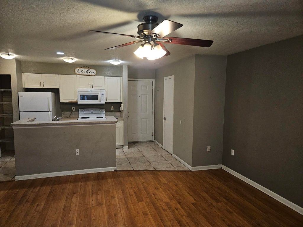 Photo of 4751 VIA PALM Lakes #409, West Palm Beach, FL 33417 (MLS # B26082517)