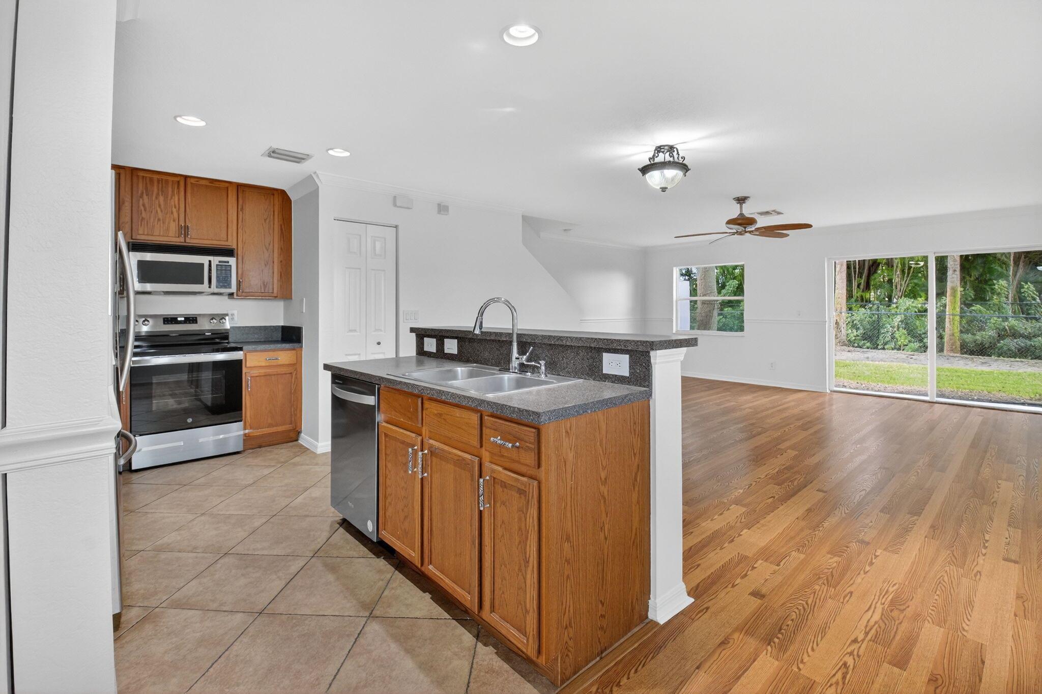 SIERRA PALMS - Residential