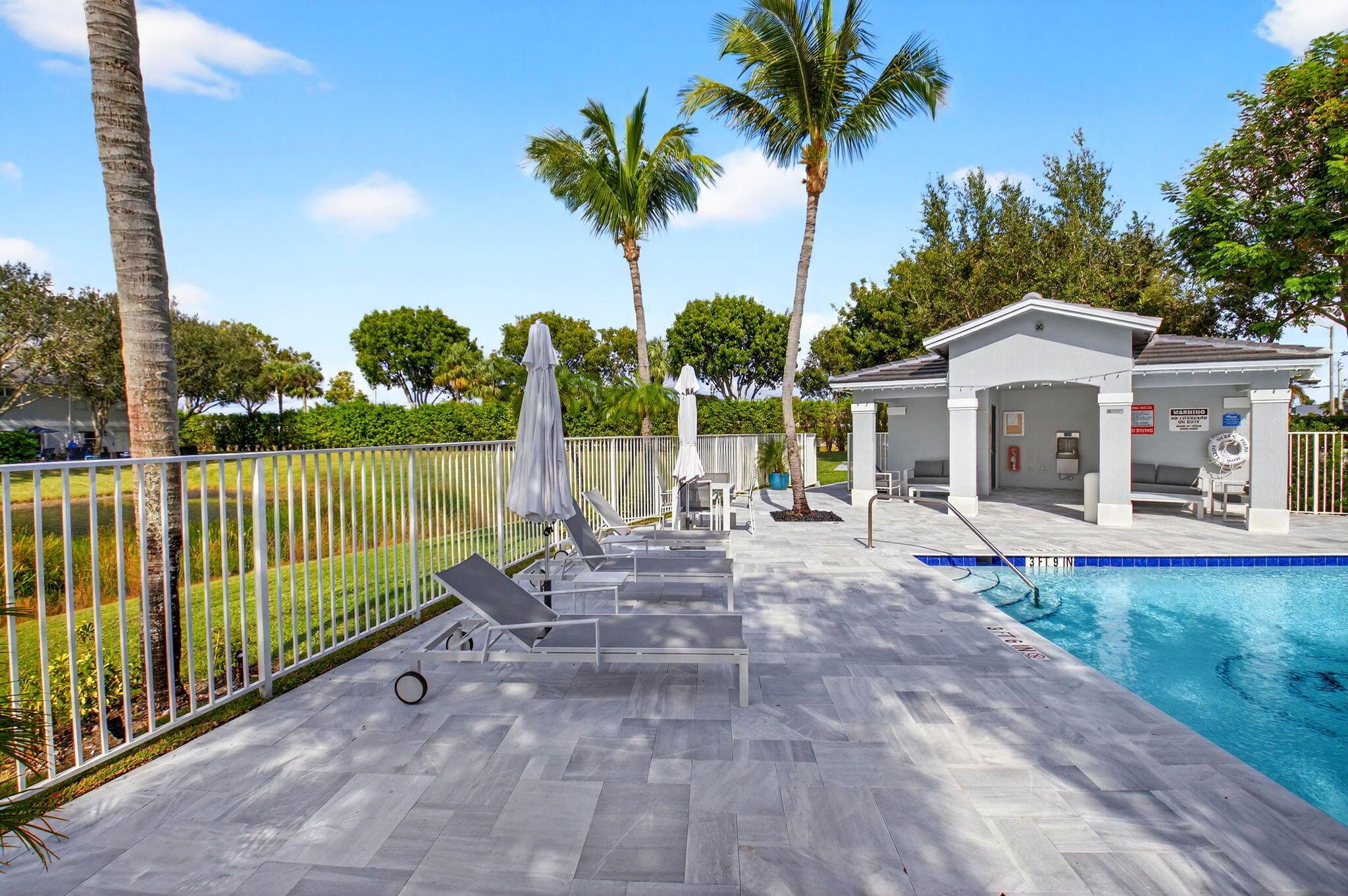 SIERRA PALMS - Residential