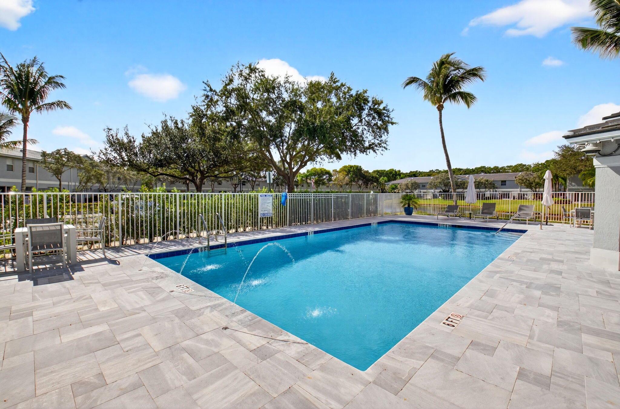 SIERRA PALMS - Residential