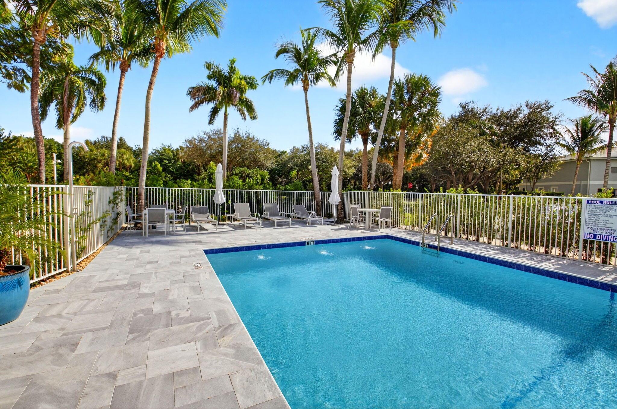 SIERRA PALMS - Residential