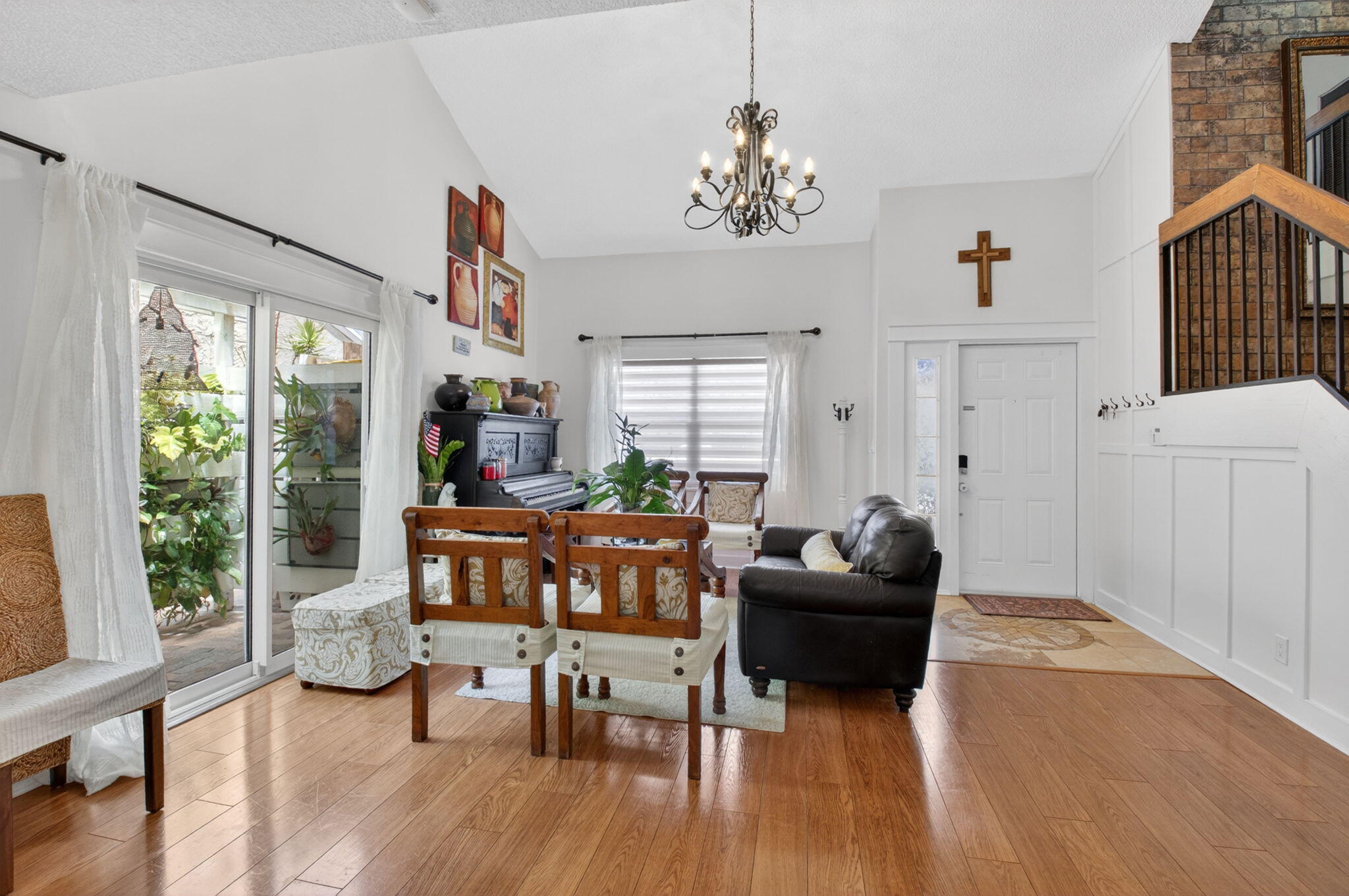 TUDOR WOODS / BOCA HEIGHTS - Residential