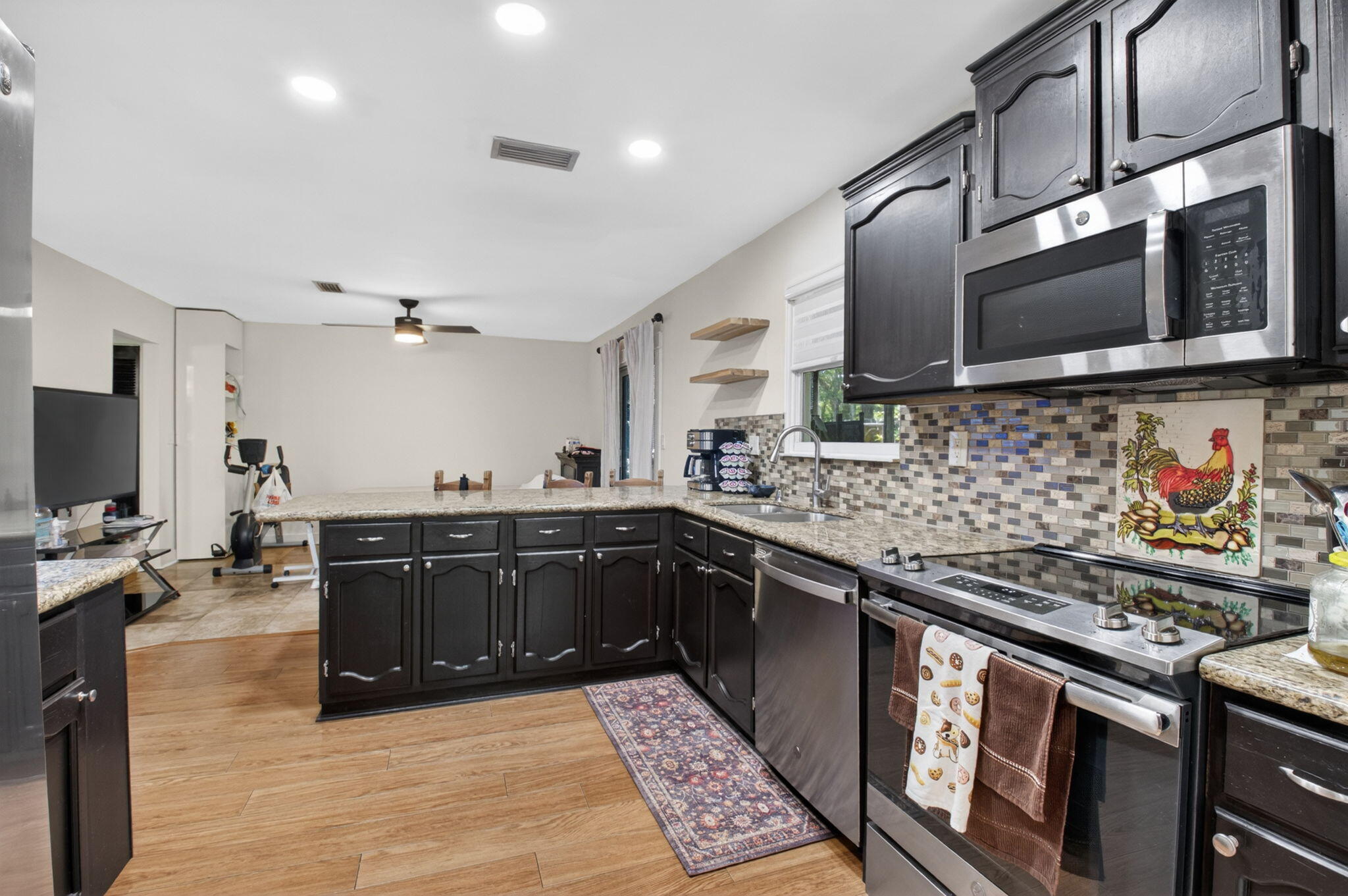 TUDOR WOODS / BOCA HEIGHTS - Residential
